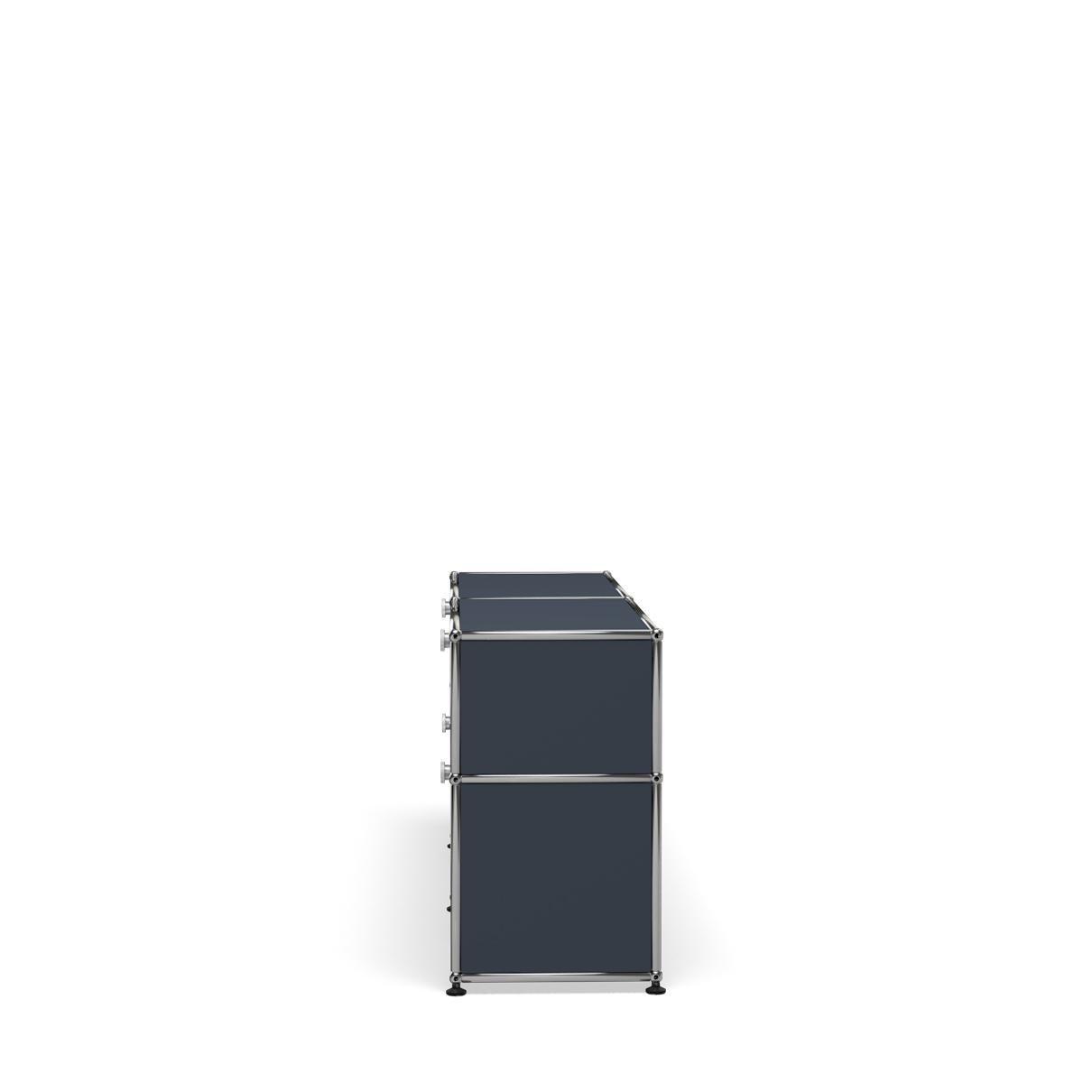 En vente : Gray (Anthracite) USM Haller Crédence moyenne D Système de rangement 3