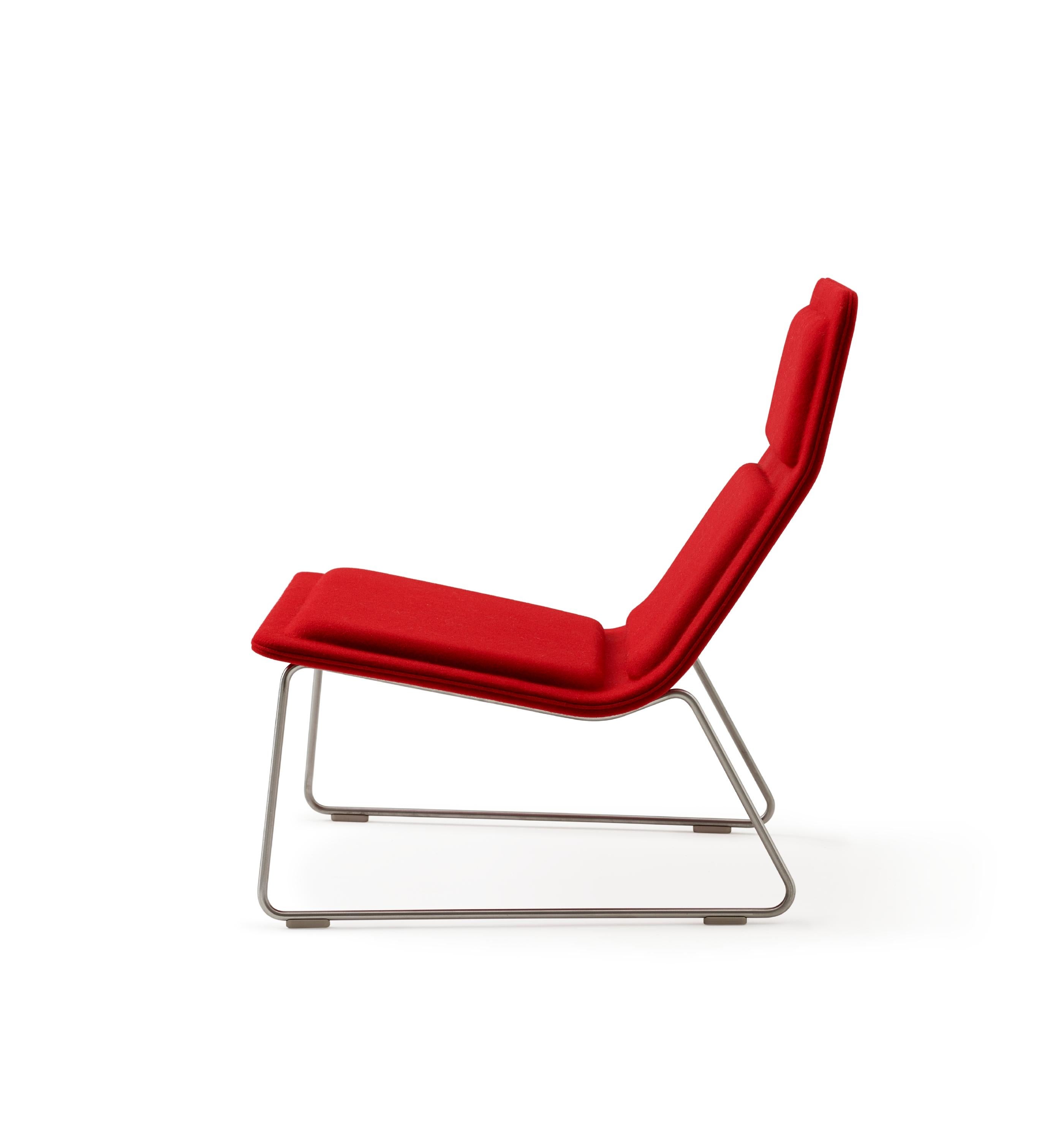 Im Angebot: Jasper Morrison, Sessel mit niedriger Rückenlehne aus Buche mit Stoff oder Leder für Cappellini, Red (Hero - 809) 3