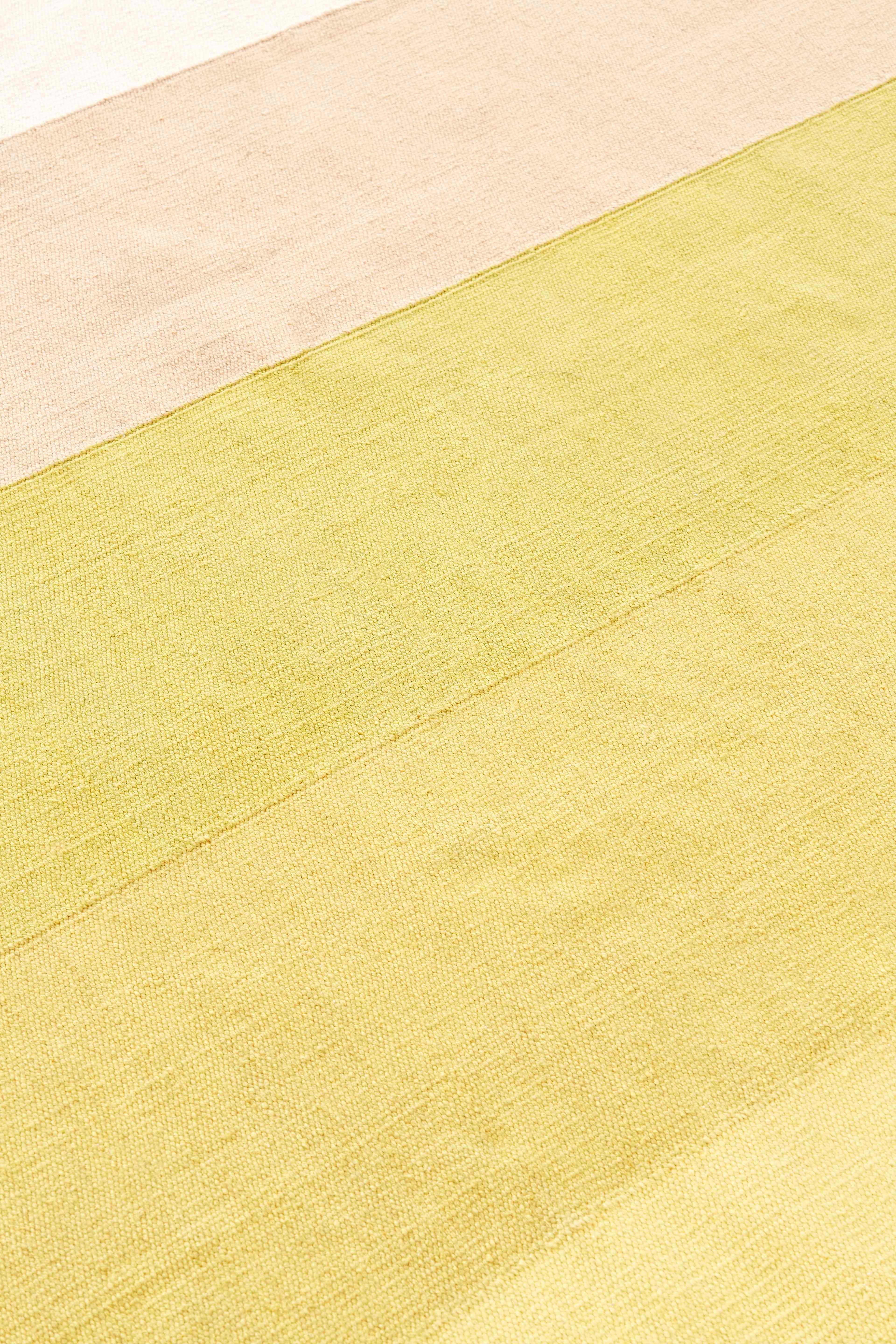 Im Angebot: GAN Kleiner GAN Kelim-Diamant-Teppich von Charlotte Lancelot, Multi (Pink Yellow) 2