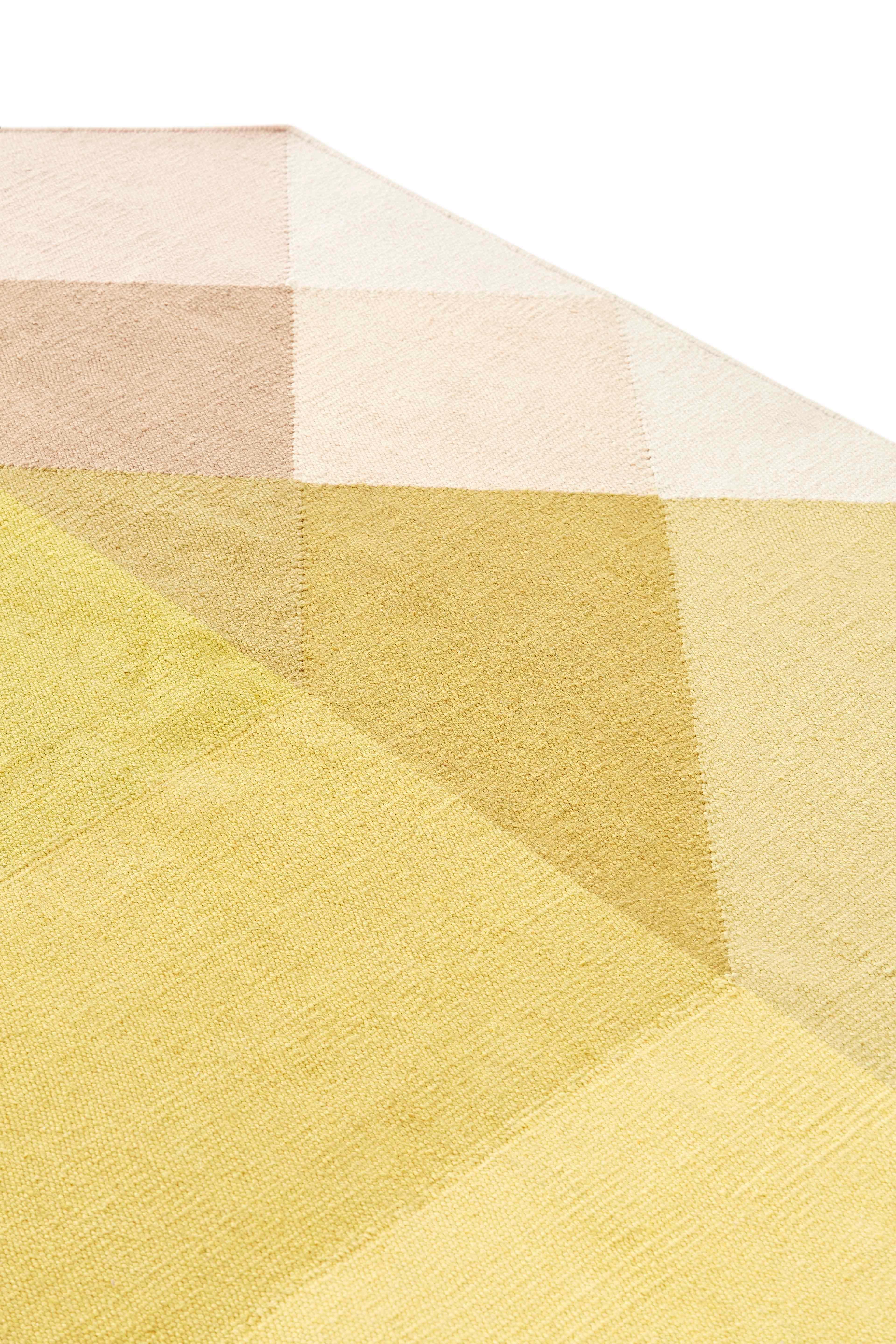 Im Angebot: GAN Kilim Diamond Medium Teppich von Charlotte Lancelot, Multi (Pink Yellow) 2