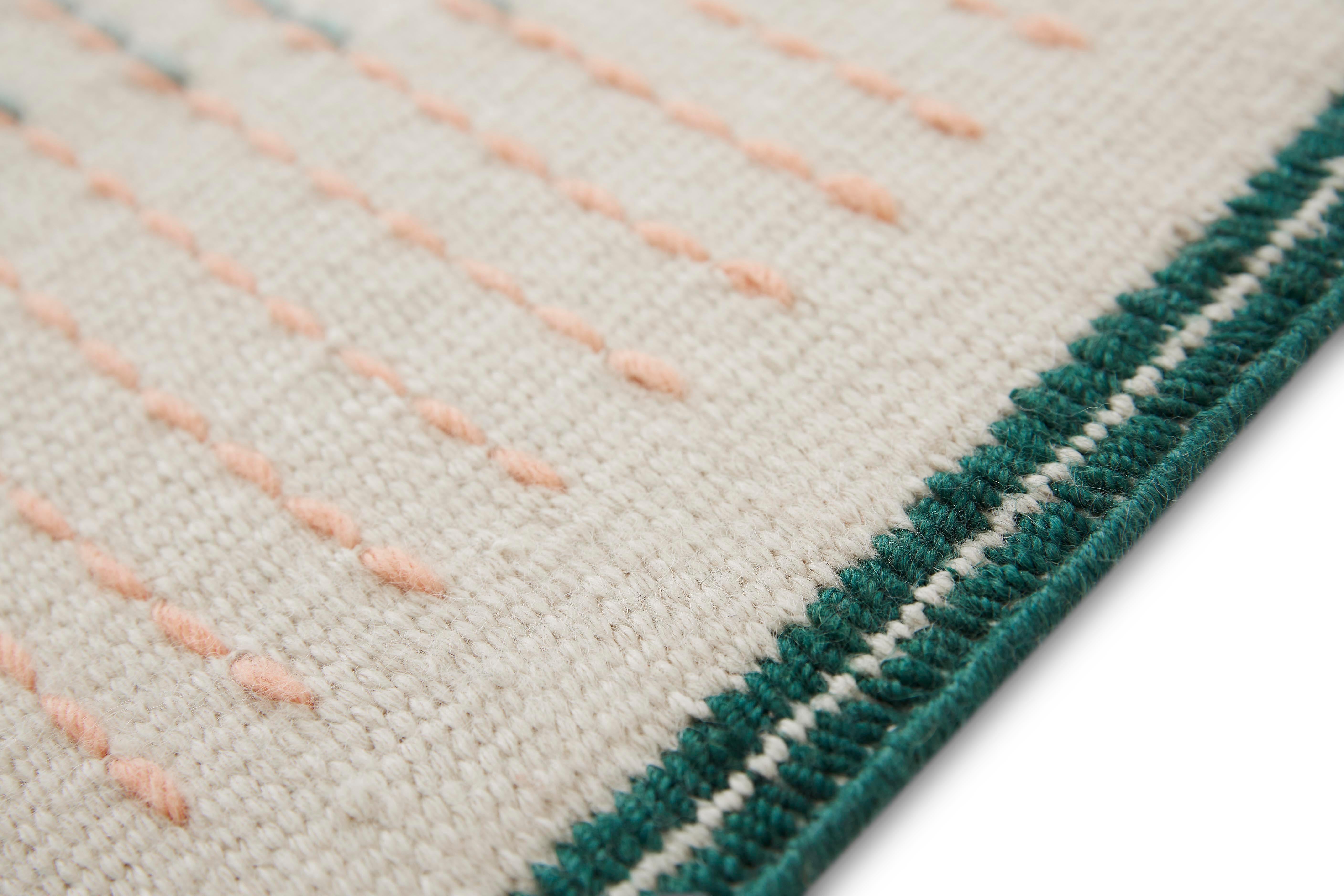 in vendita: Green GAN Rugs piccolo con composizione a punto indietro di Raw Edges 4