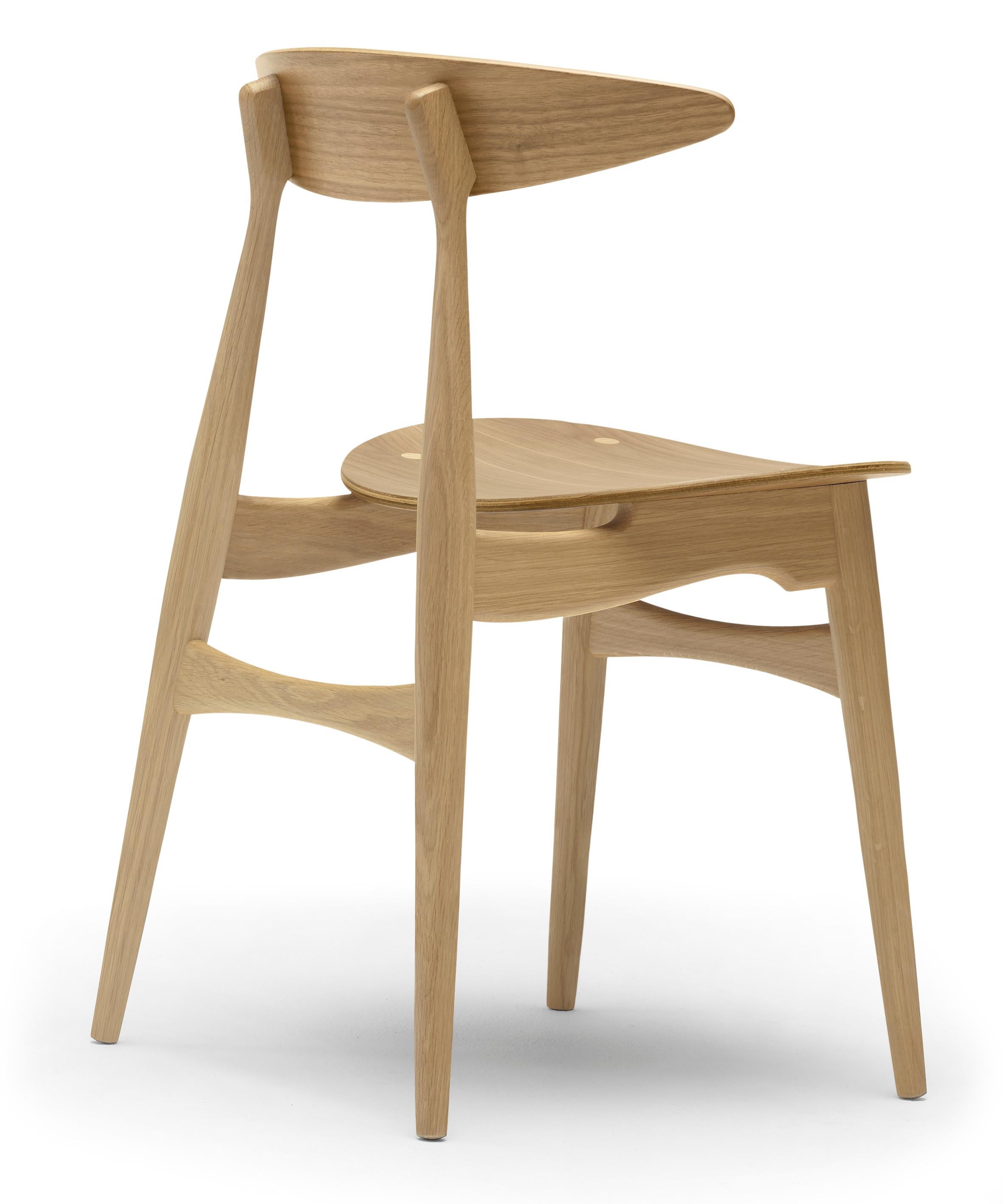 Brown (Oak Lacquer) CH33T Dining Chair in Wood by Hans J. Wegner 2