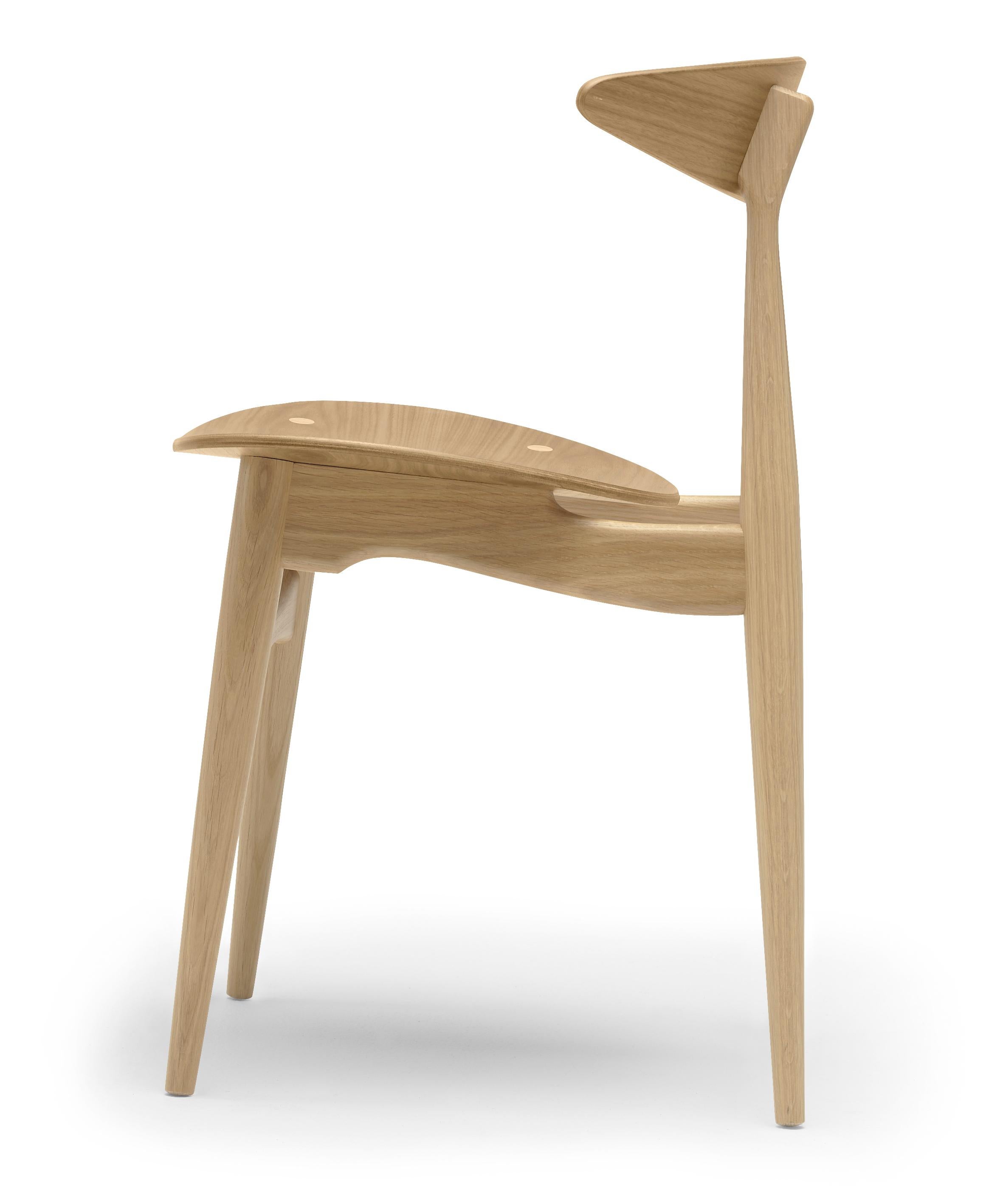 Brown (Oak Lacquer) CH33T Dining Chair in Wood by Hans J. Wegner 3