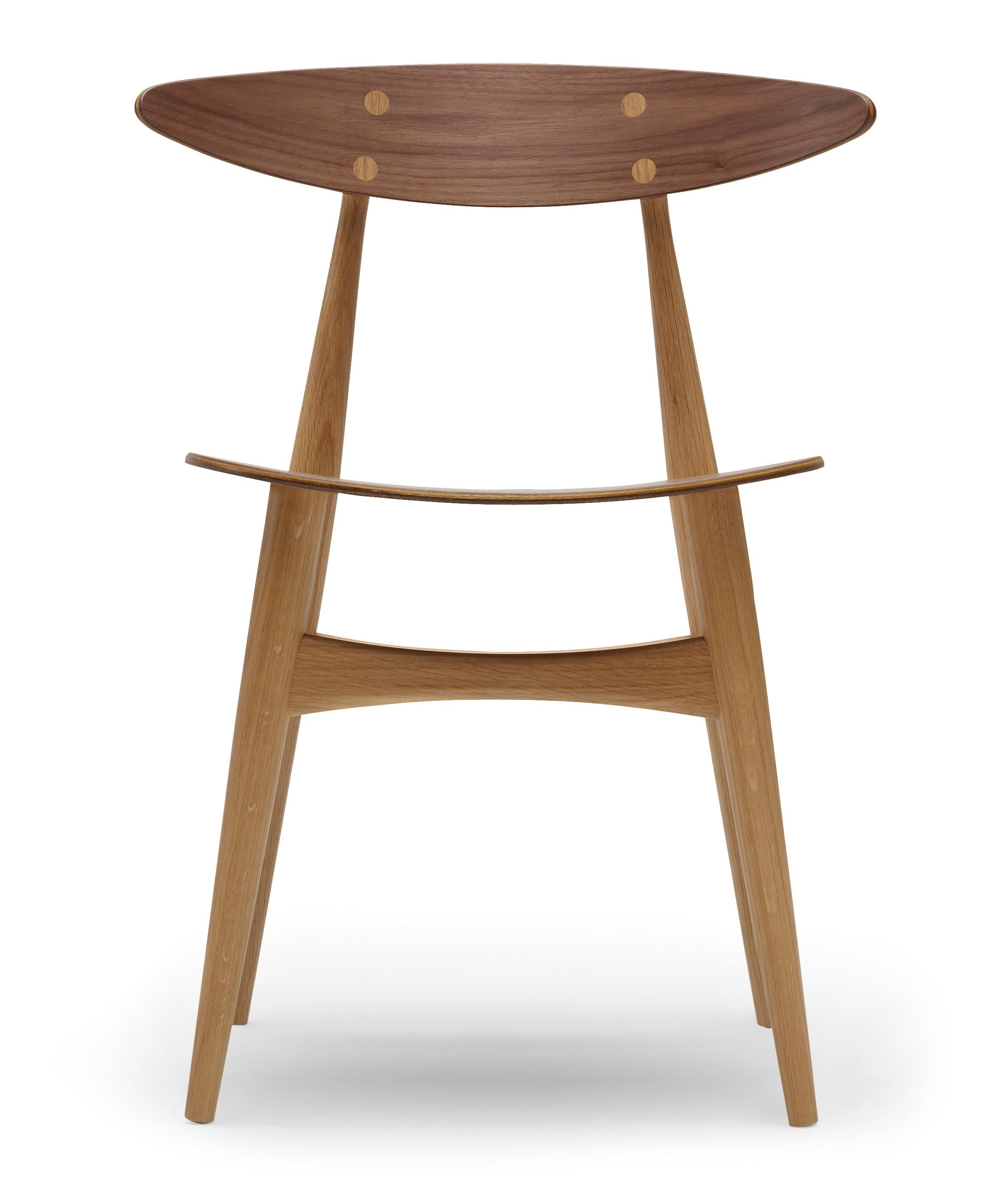 Brown (Oak/Walnut) CH33T Dining Chair in Wood by Hans J. Wegner