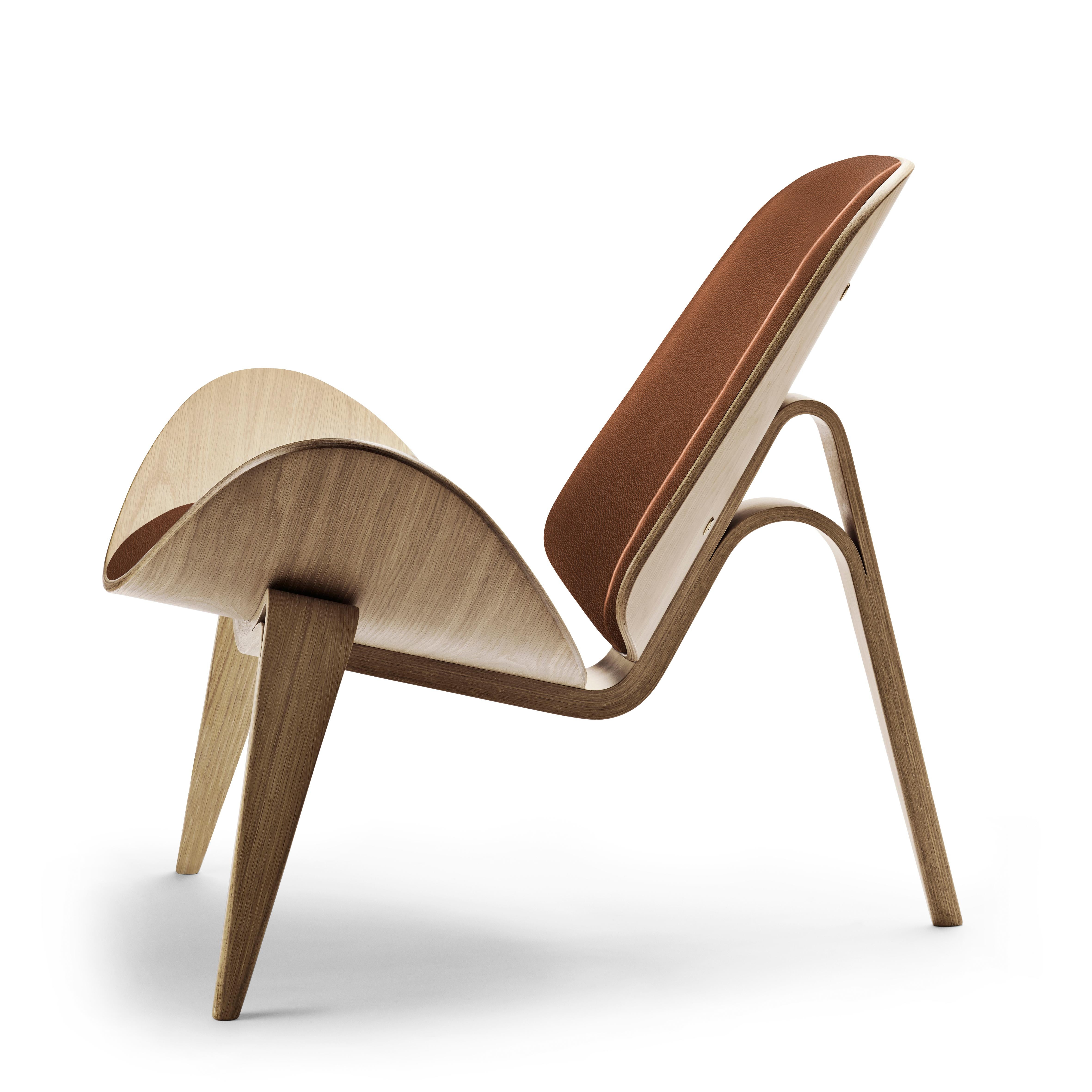 Brown (Thor 307) CH07 Shell Chair in Oak White Oil with Leather Seat by Hans J. Wegner 2