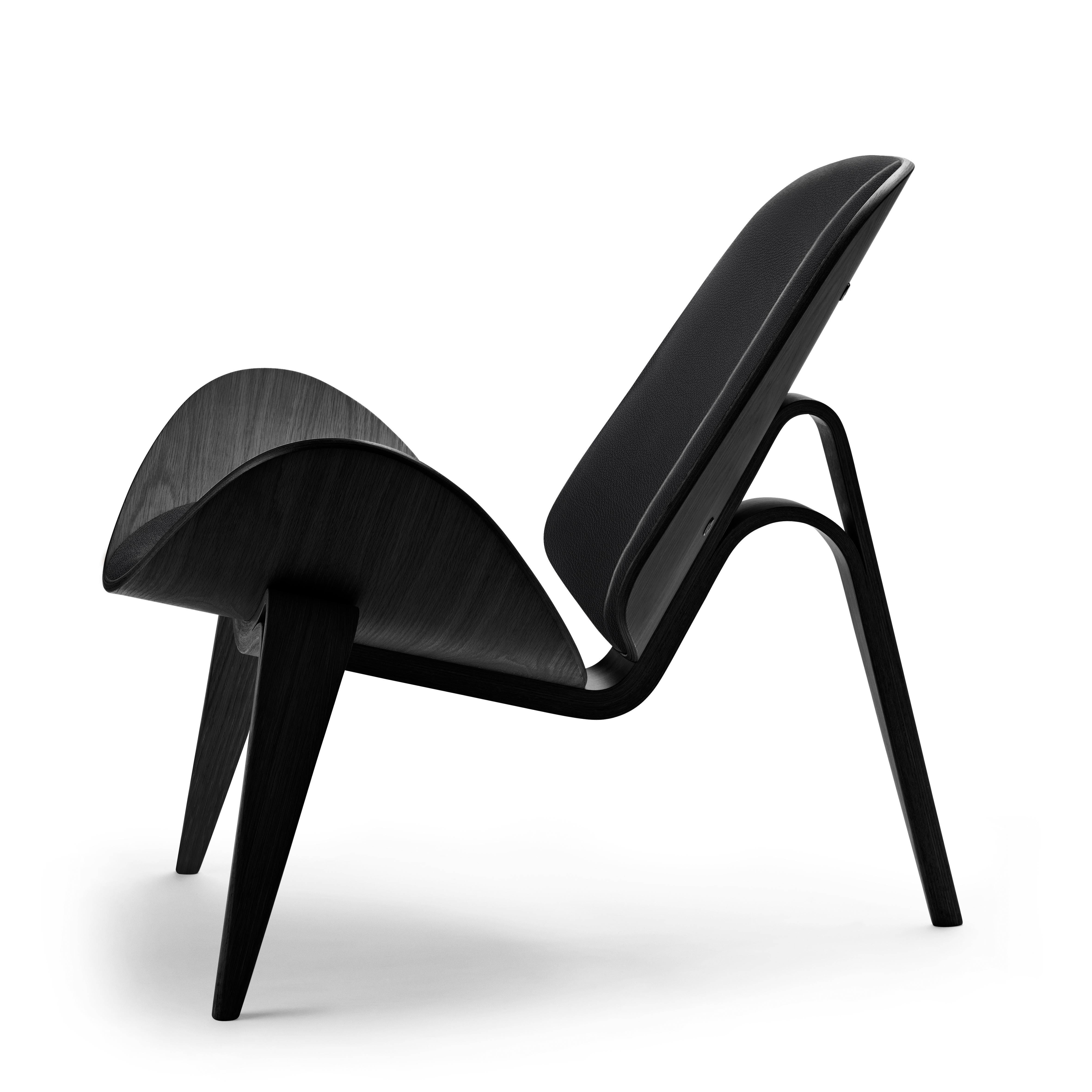 Black (Thor 301) CH07 Shell Chair in Oak Painted Black with Foam Seat by Hans J. Wegner 2