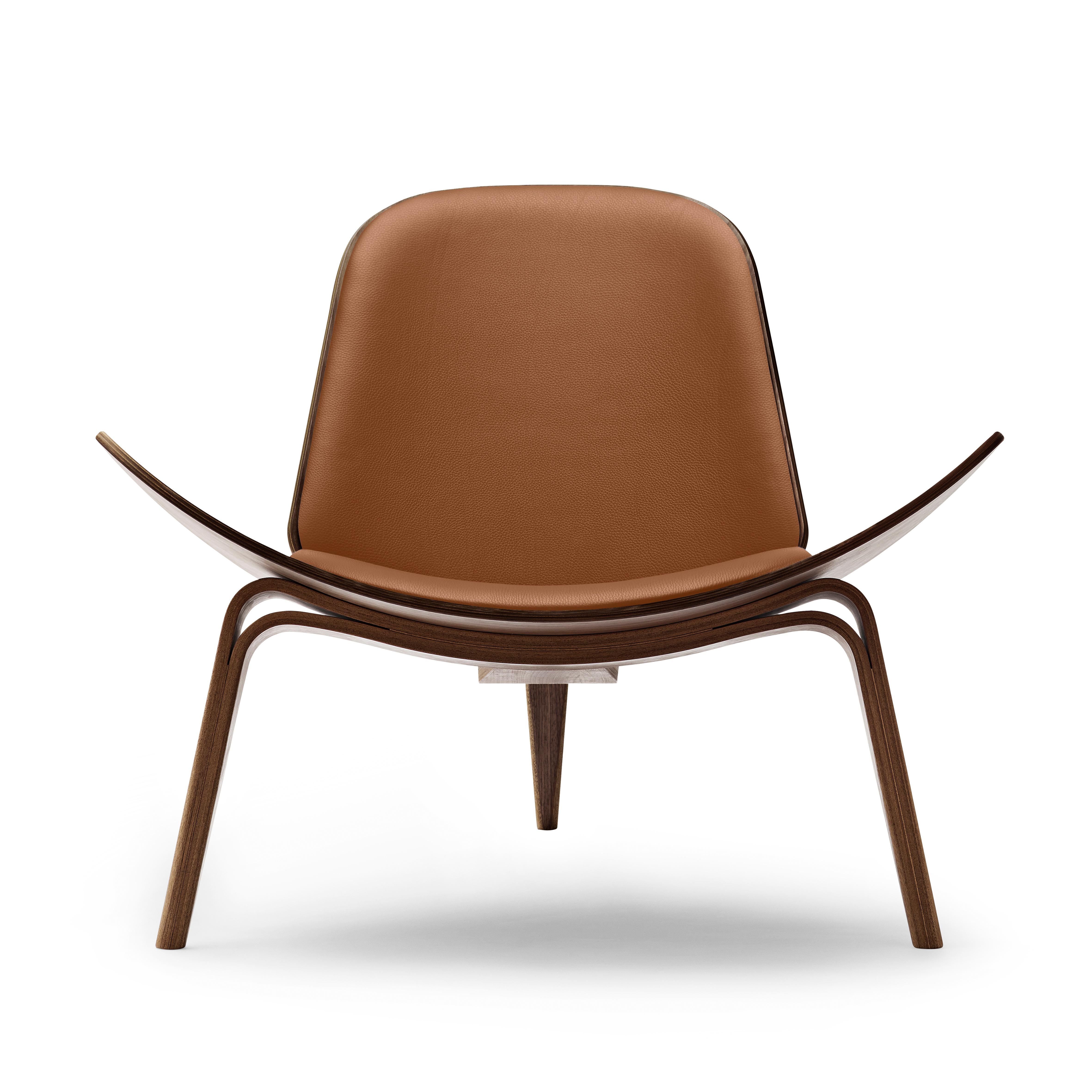 Brown (Thor 307) CH07 Shell Chair in Walnut Oil with Leather Seat by Hans J. Wegner