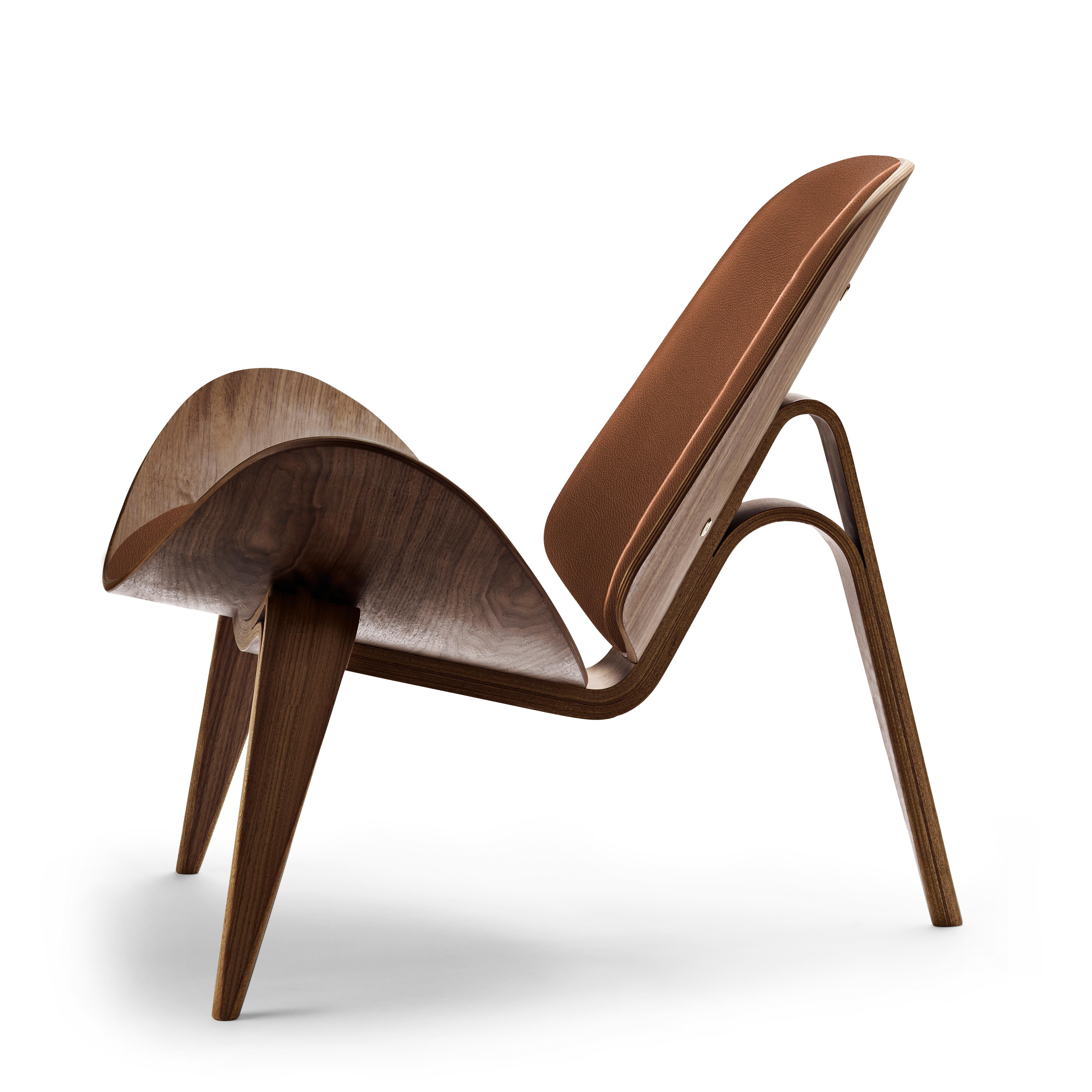 Brown (Thor 307) CH07 Shell Chair in Walnut Oil with Leather Seat by Hans J. Wegner 2