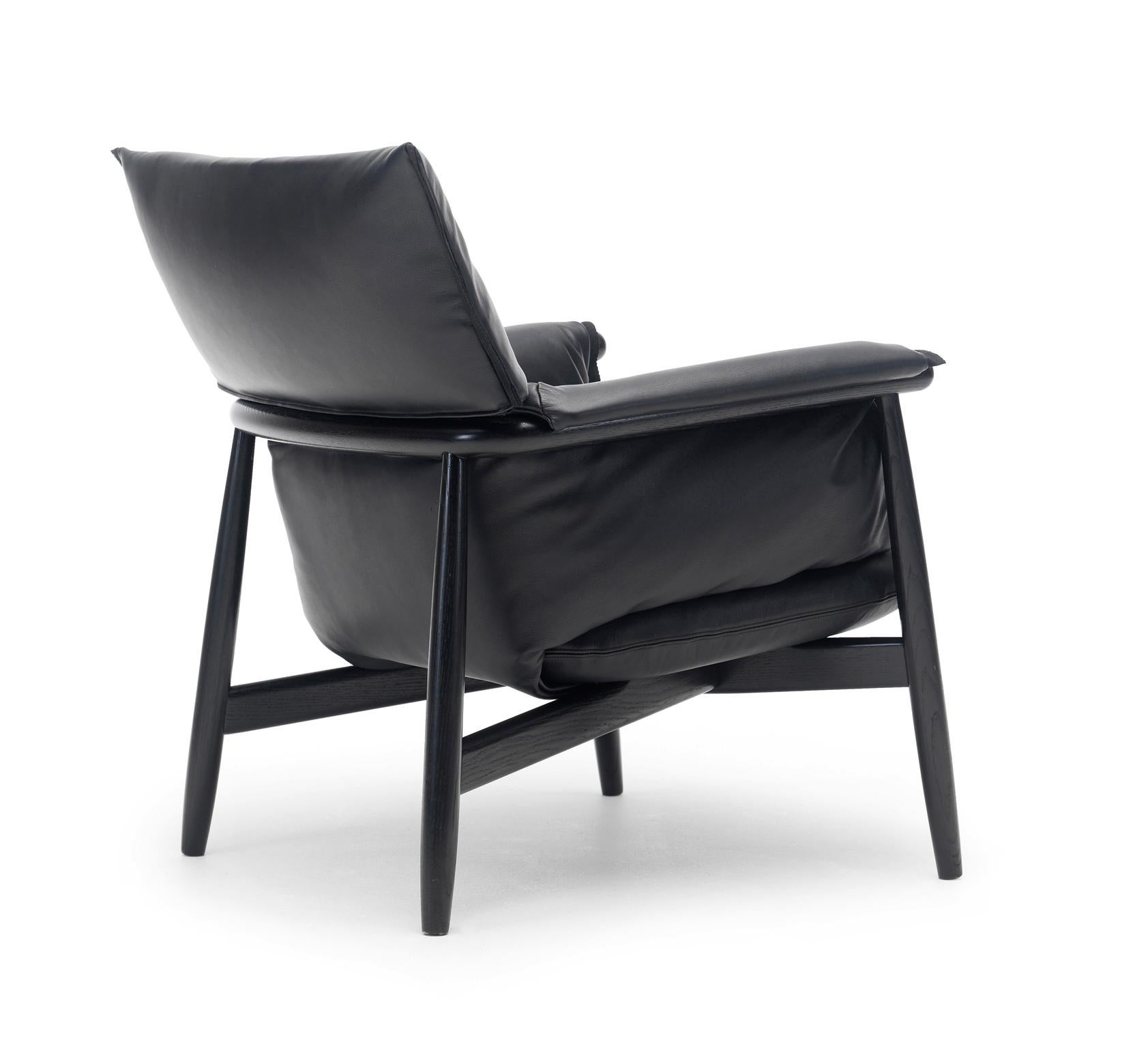 Black (Thor 301) E015 Embrace Lounge Chair in Painted Black Oak, Loke black leather, black edging 3