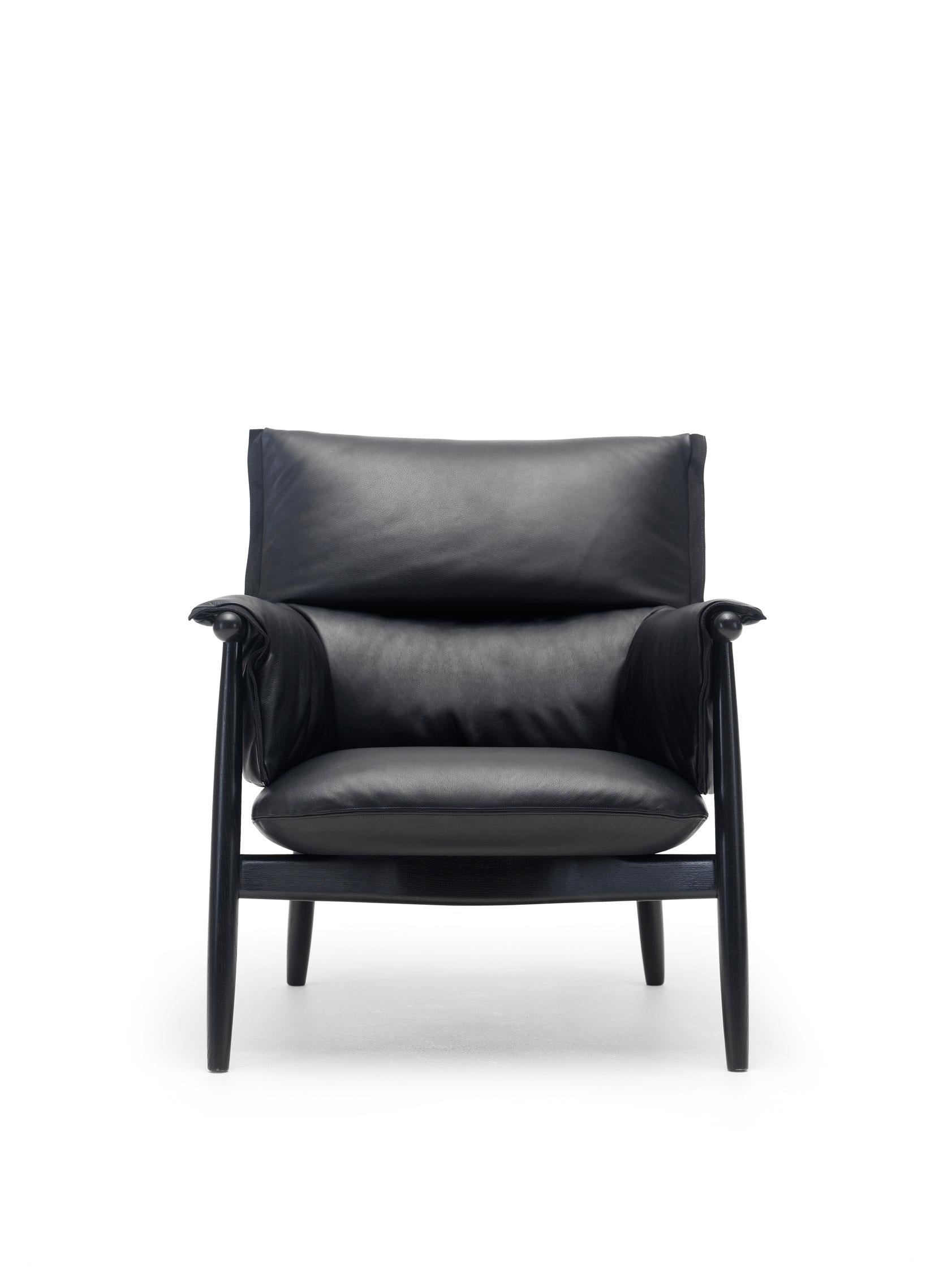Black (Sif 98) E015 Embrace Lounge Chair in Painted Black Oak, Loke black leather, black edging