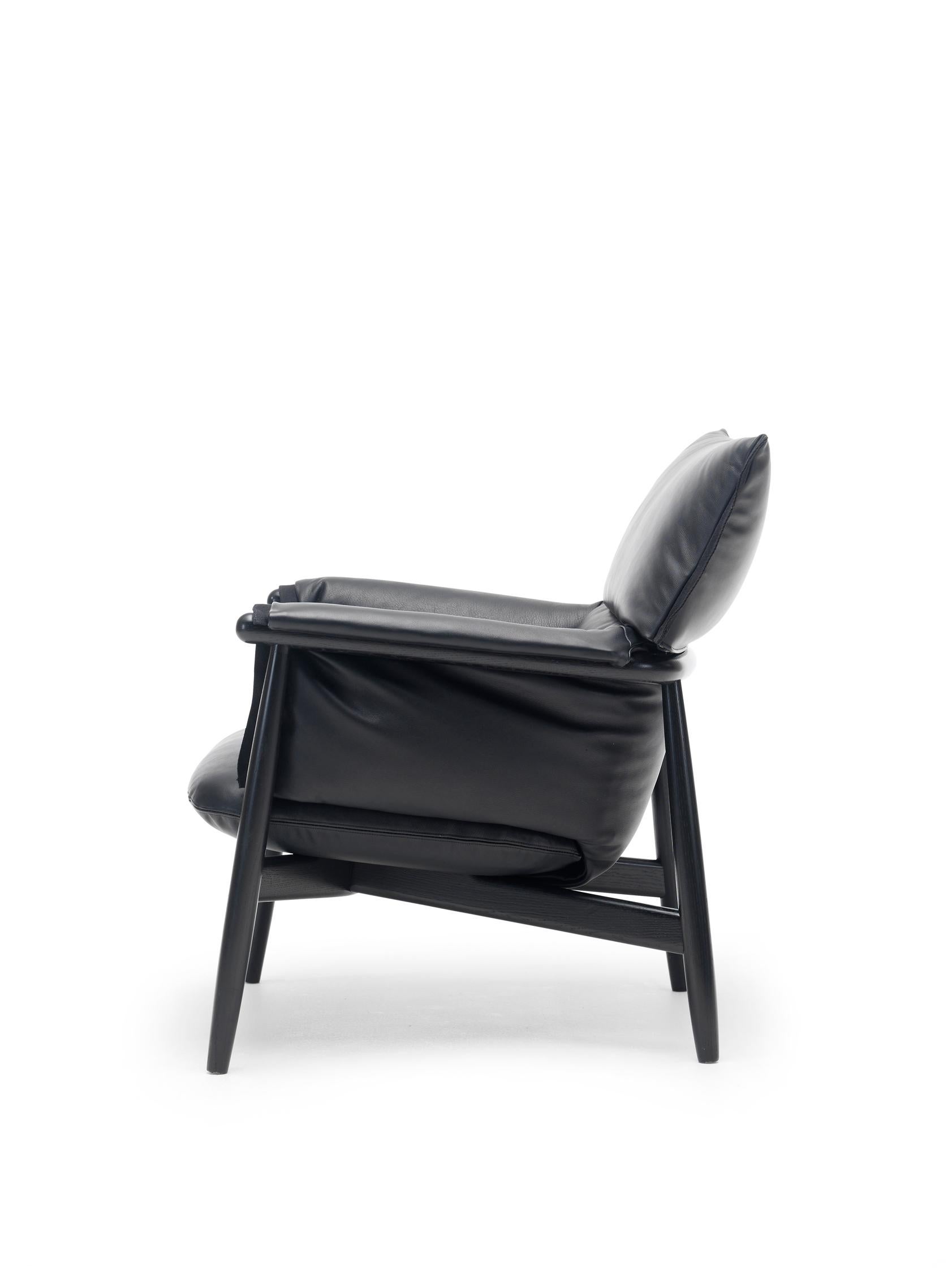 Black (Sif 98) E015 Embrace Lounge Chair in Painted Black Oak, Loke black leather, black edging 2