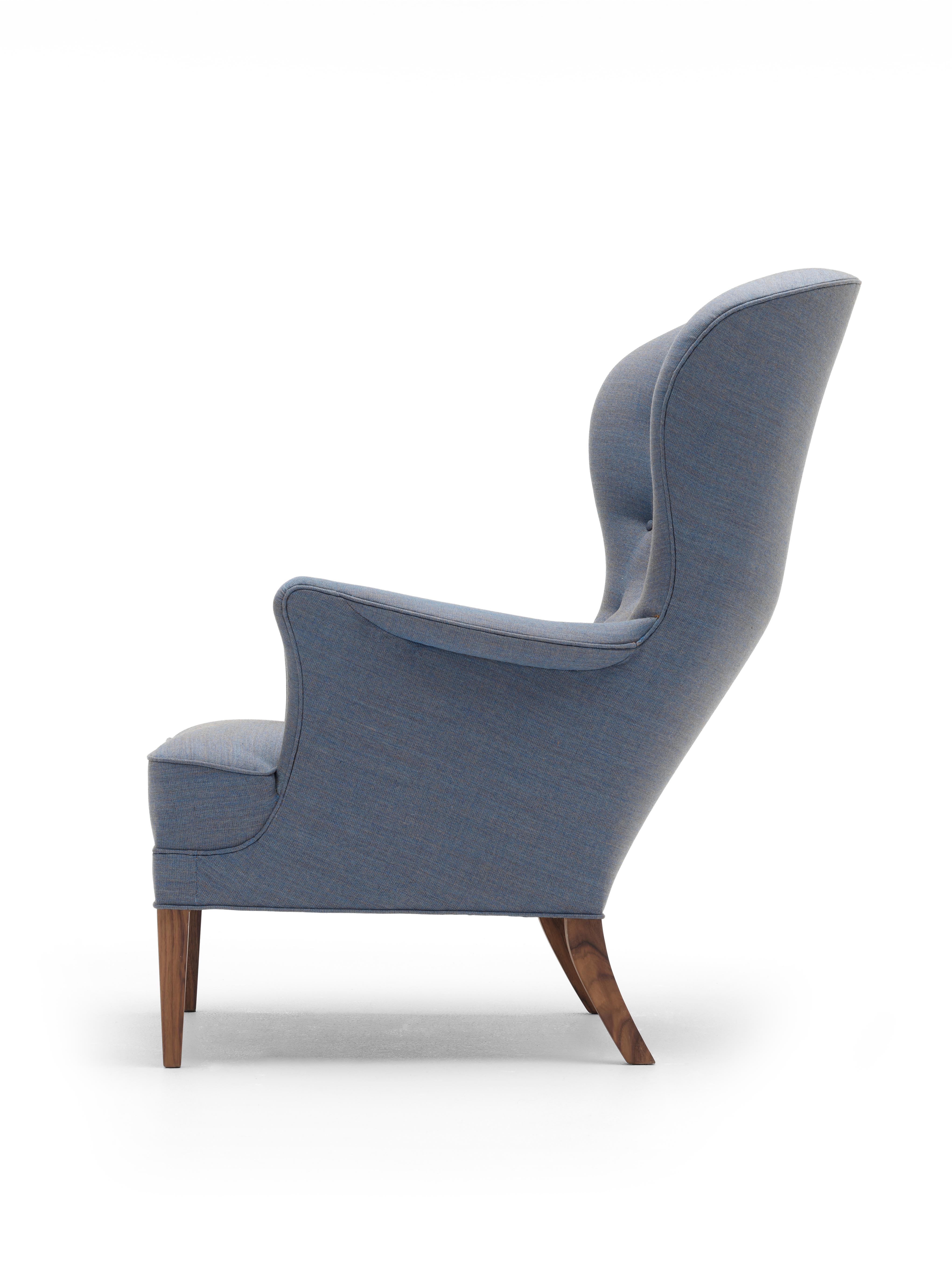 Blue (Kvadrat Canvas 734) FH419 Heritage Chair in Walnut Oil by Frits Henningsen 2