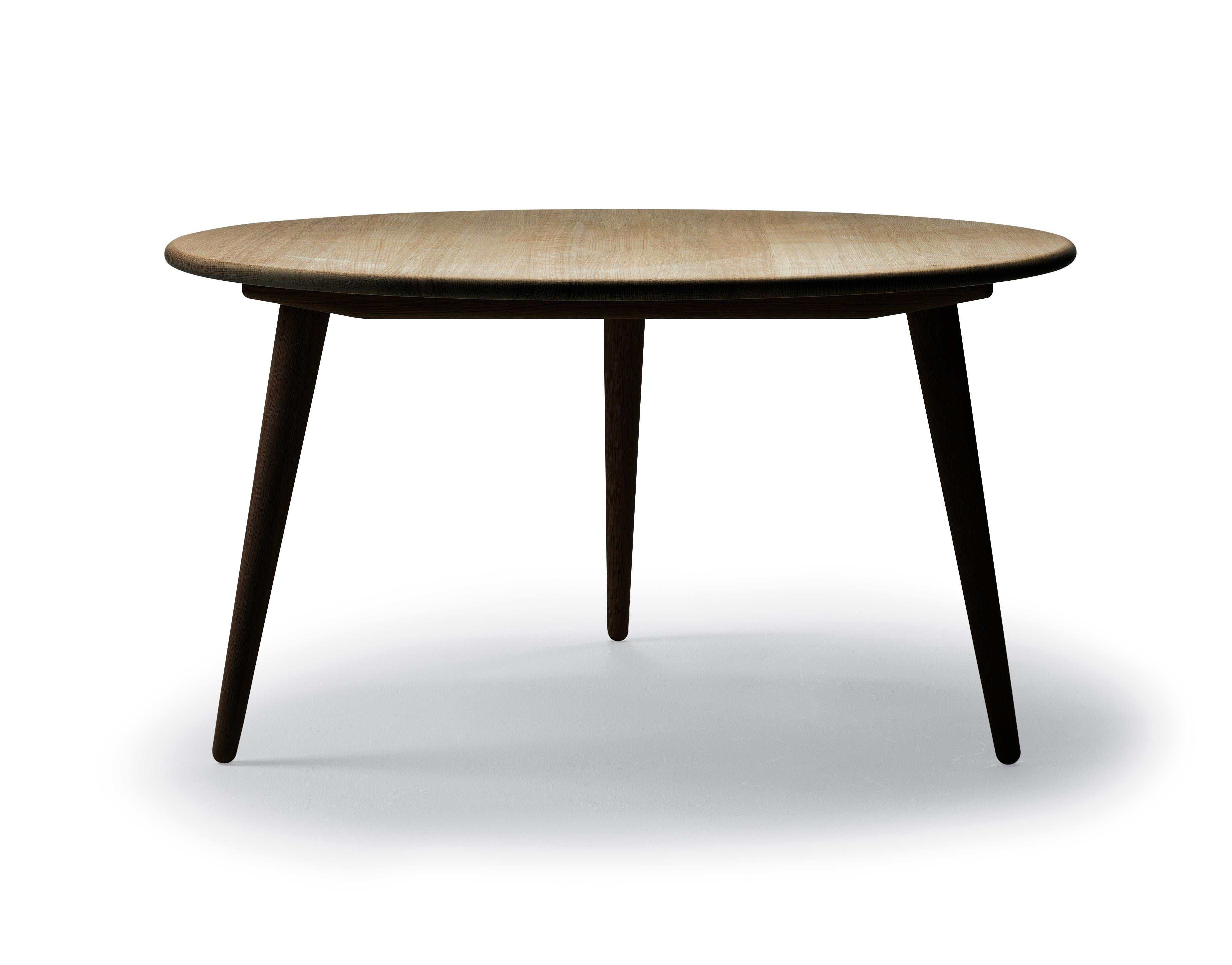 Brown (Walnut Lacquer) CH008 Small Coffee Table in Wood by Hans J. Wegner