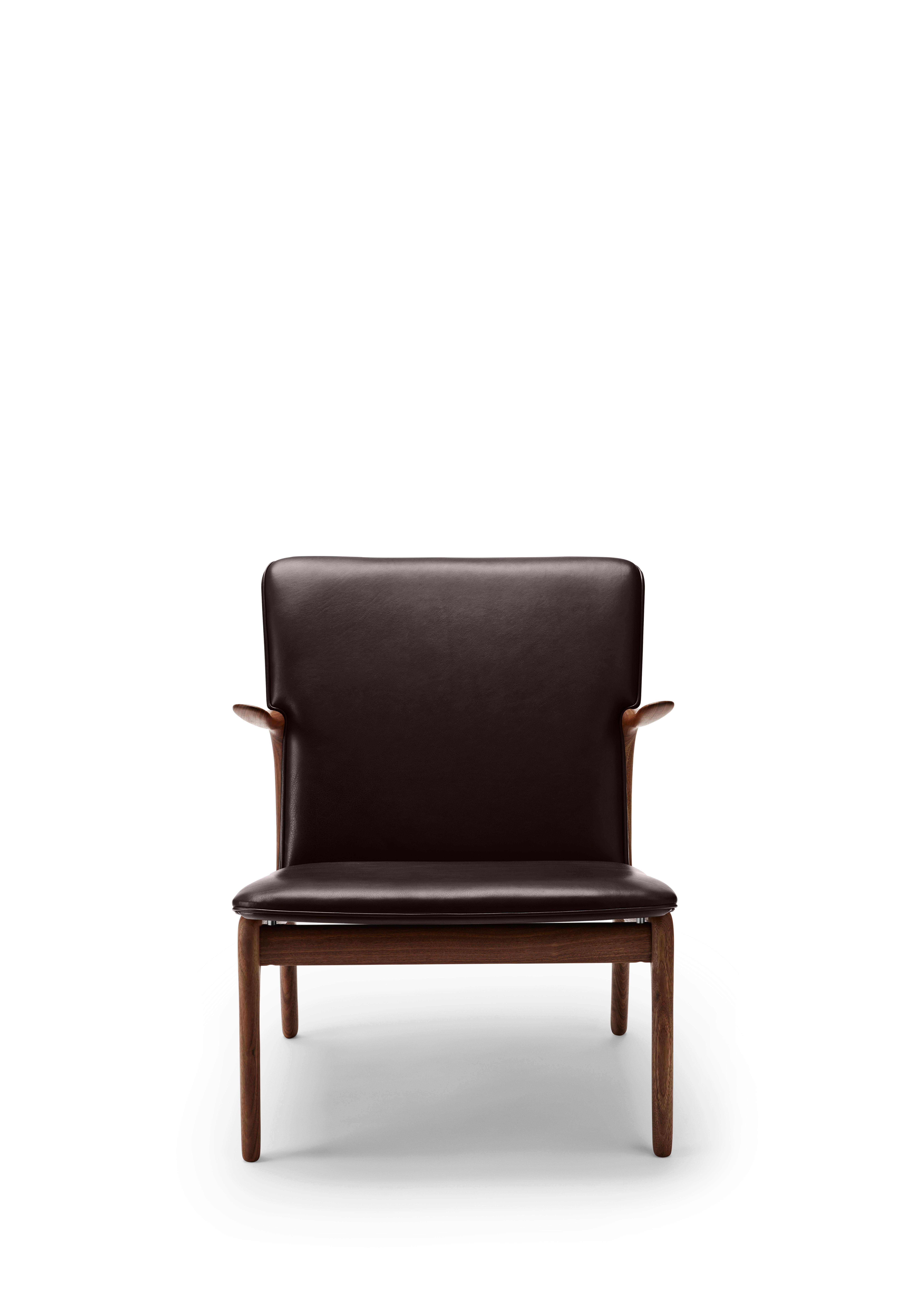 Brown (Thor 377) OW124 Beak Chair in Walnut Oil by Ole Wanscher