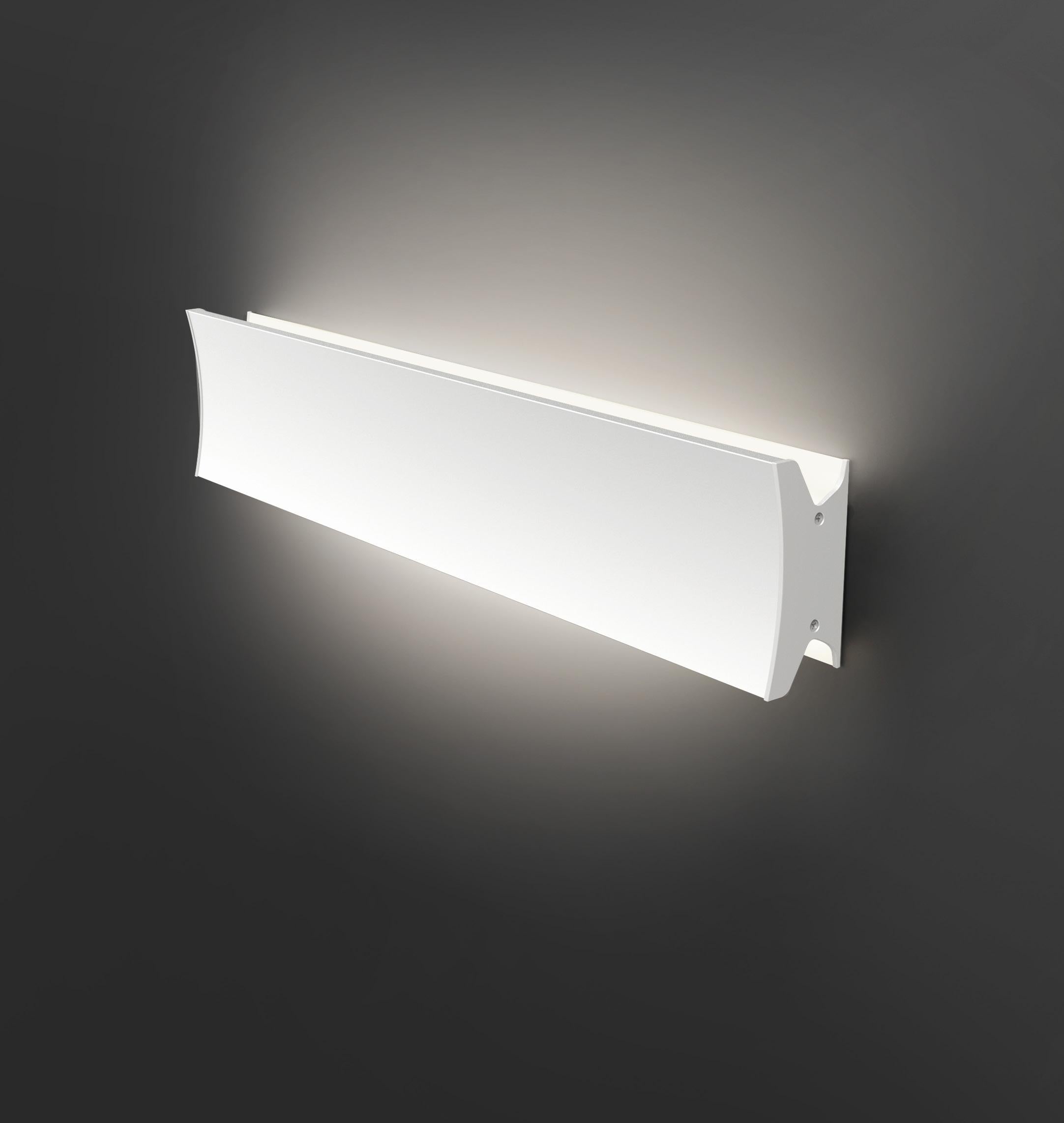En vente : White Artemide Lineacurve 24 Applique/plafonnier à double LED par NA Design 2