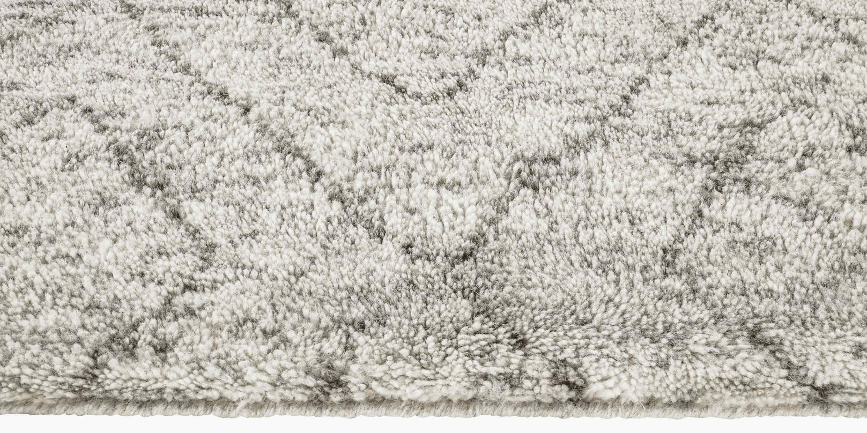 For Sale: Silver Ben Soleimani Double Diamond Rug– Moroccan Hand-knotted Wool Grey 6'x9' 3