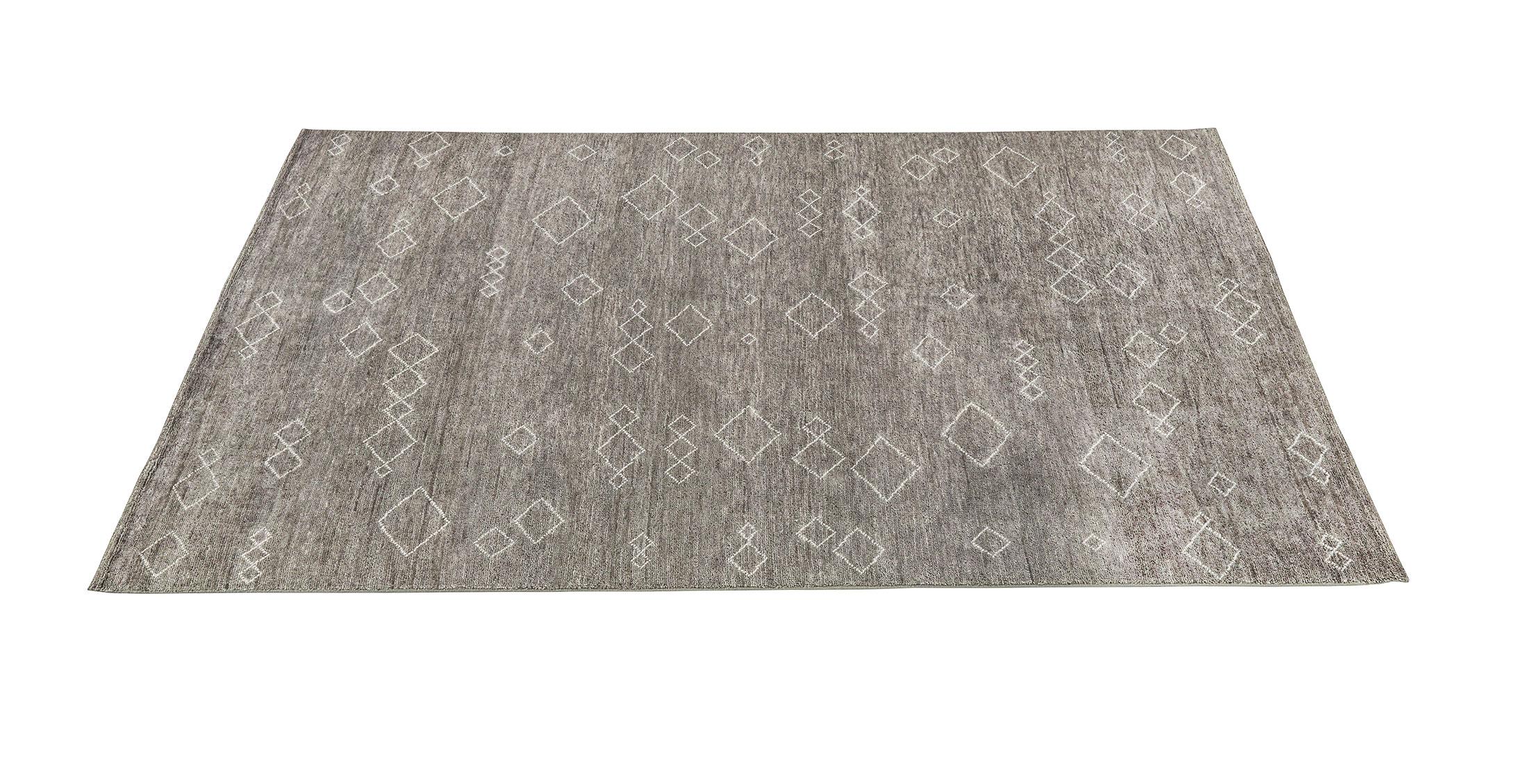 For Sale: Gray (Graphite/Sand) Ben Soleimani Arisa Rug– Moroccan Hand-knotted Plush Wool Carbon/Mist 6'x9' 2