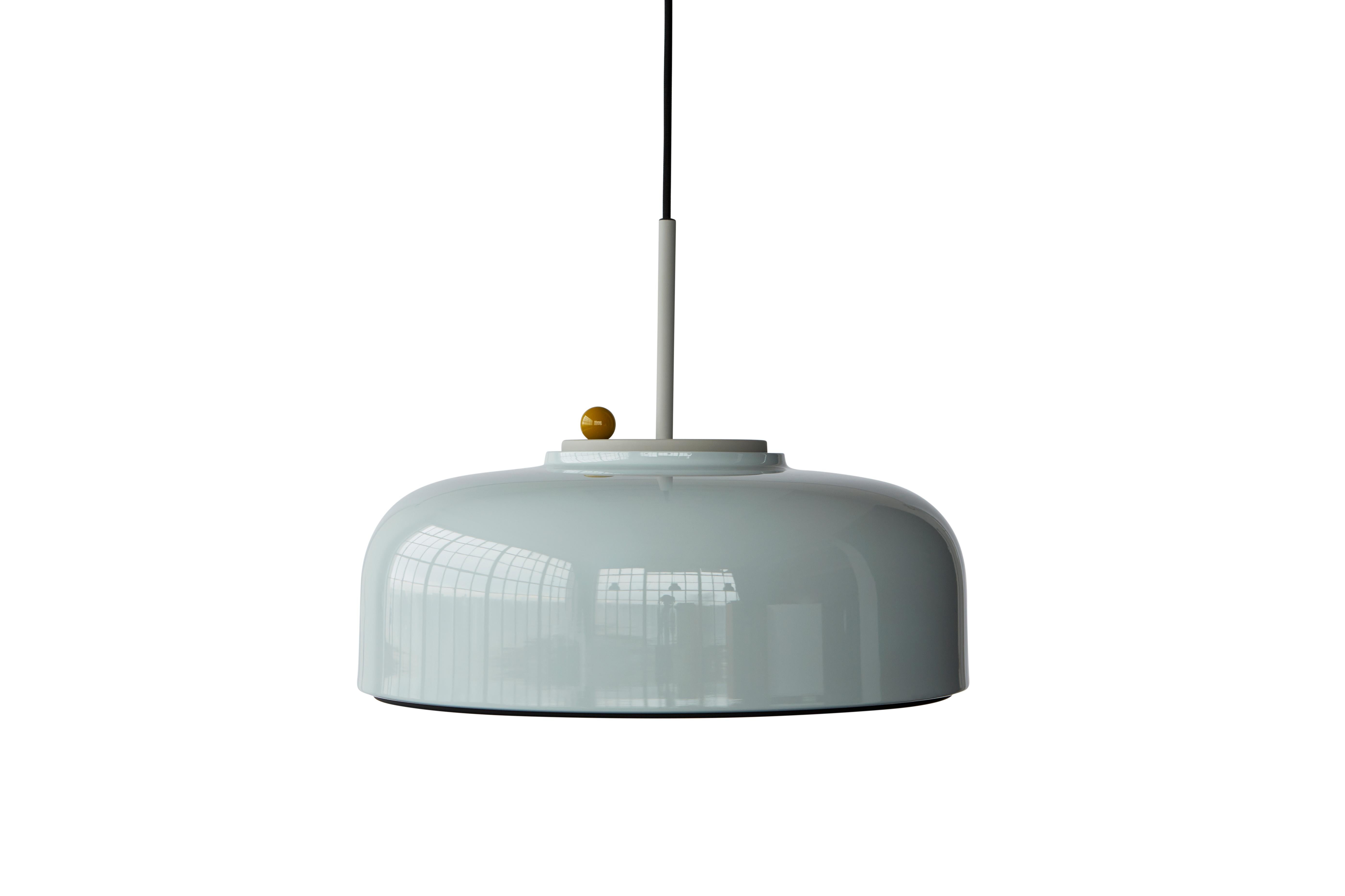 En vente : Multi (Ash Grey) Lampe suspendue Podgy en aluminium avec structure en nid d'abeille et variateur d'intensité 2