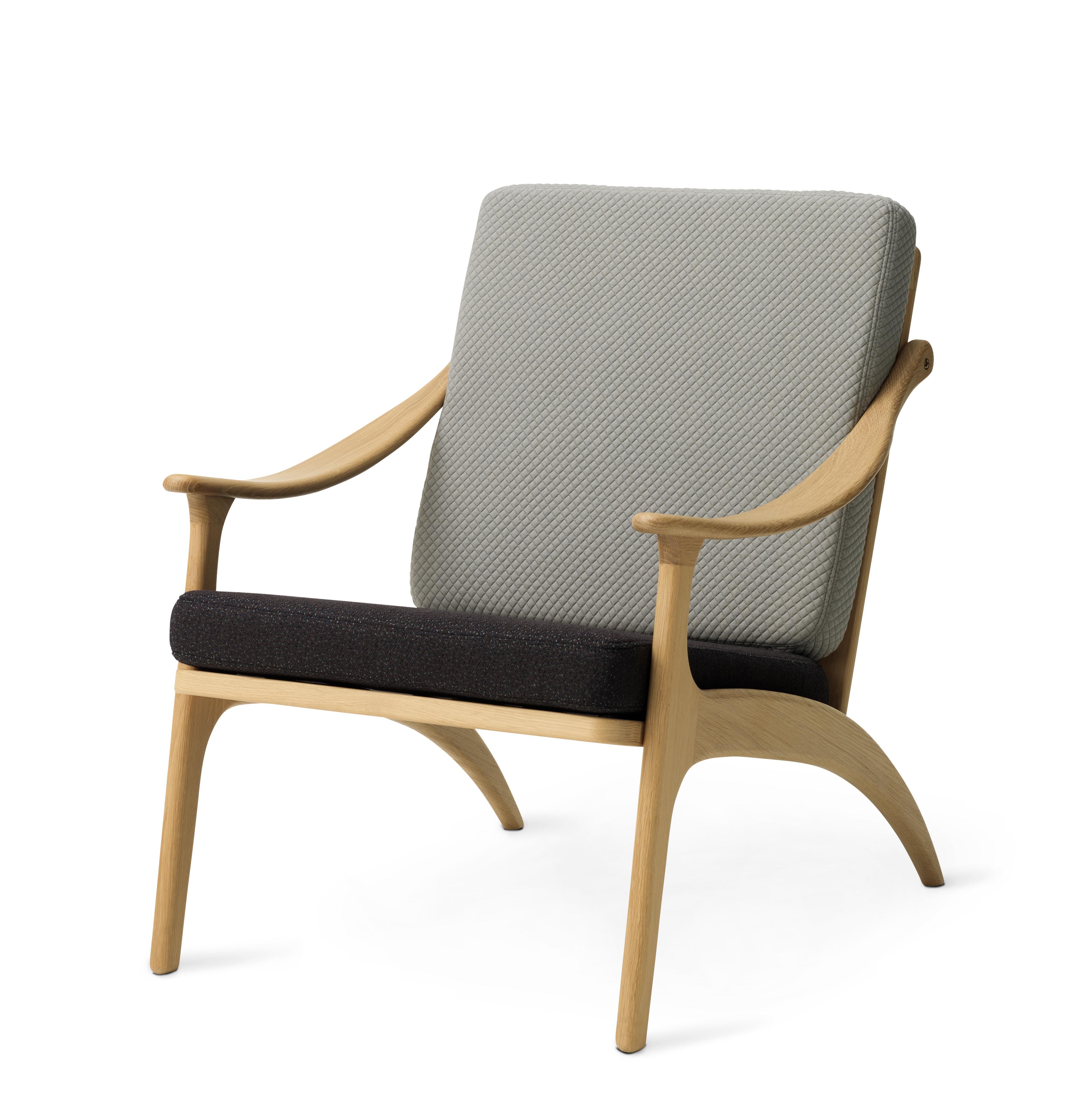 For Sale: Gray (Mosaic 922/Sprinkles 294) Lean Back Two-Tone Lounge Chair in Oak, by Arne Hovmand-Olsen from Warm Nordic