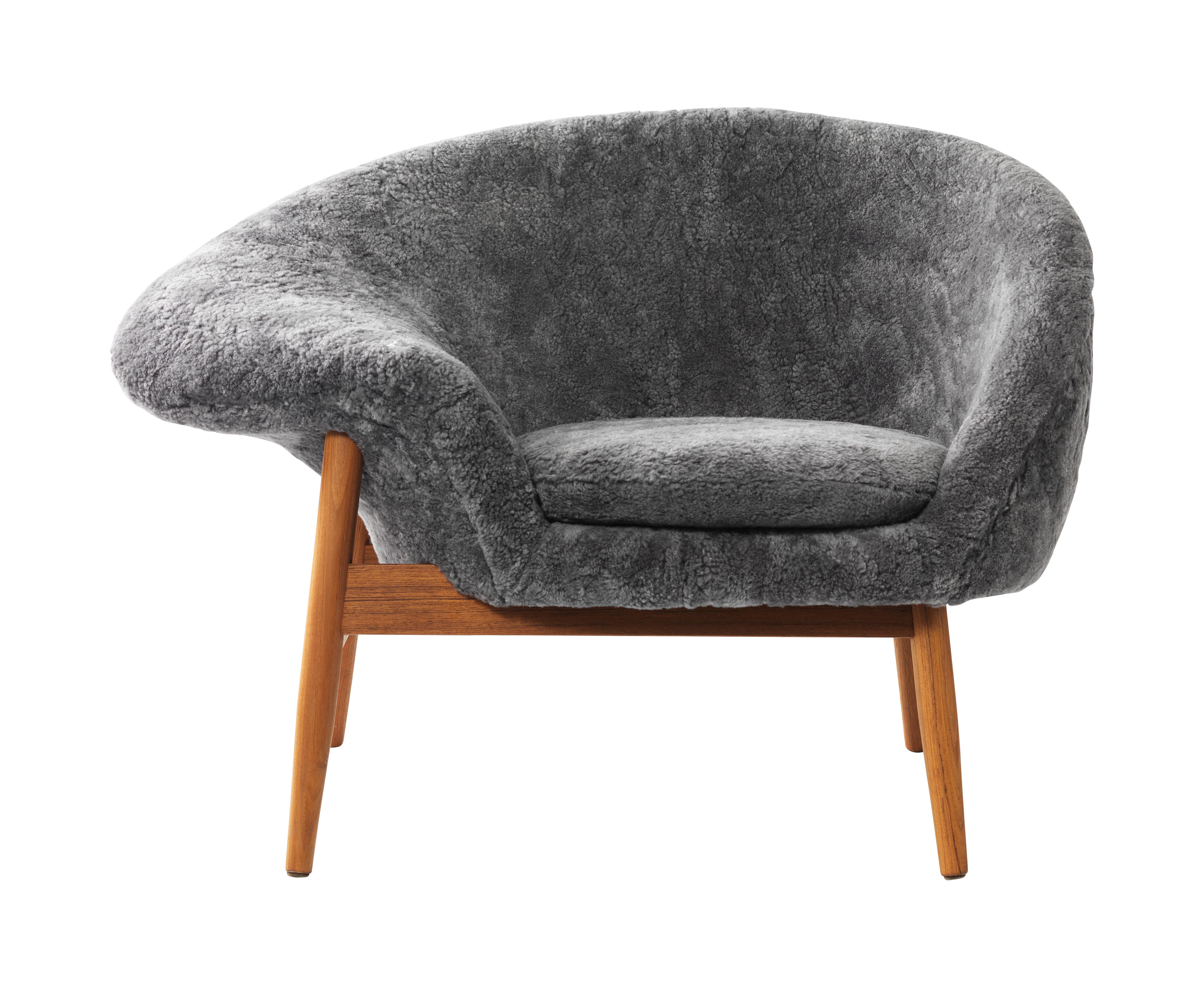 For Sale: Gray (Sheep Scandinavian Grey) Fried Egg Chair Sheep Chair, by Hans Olsen from Warm Nordic