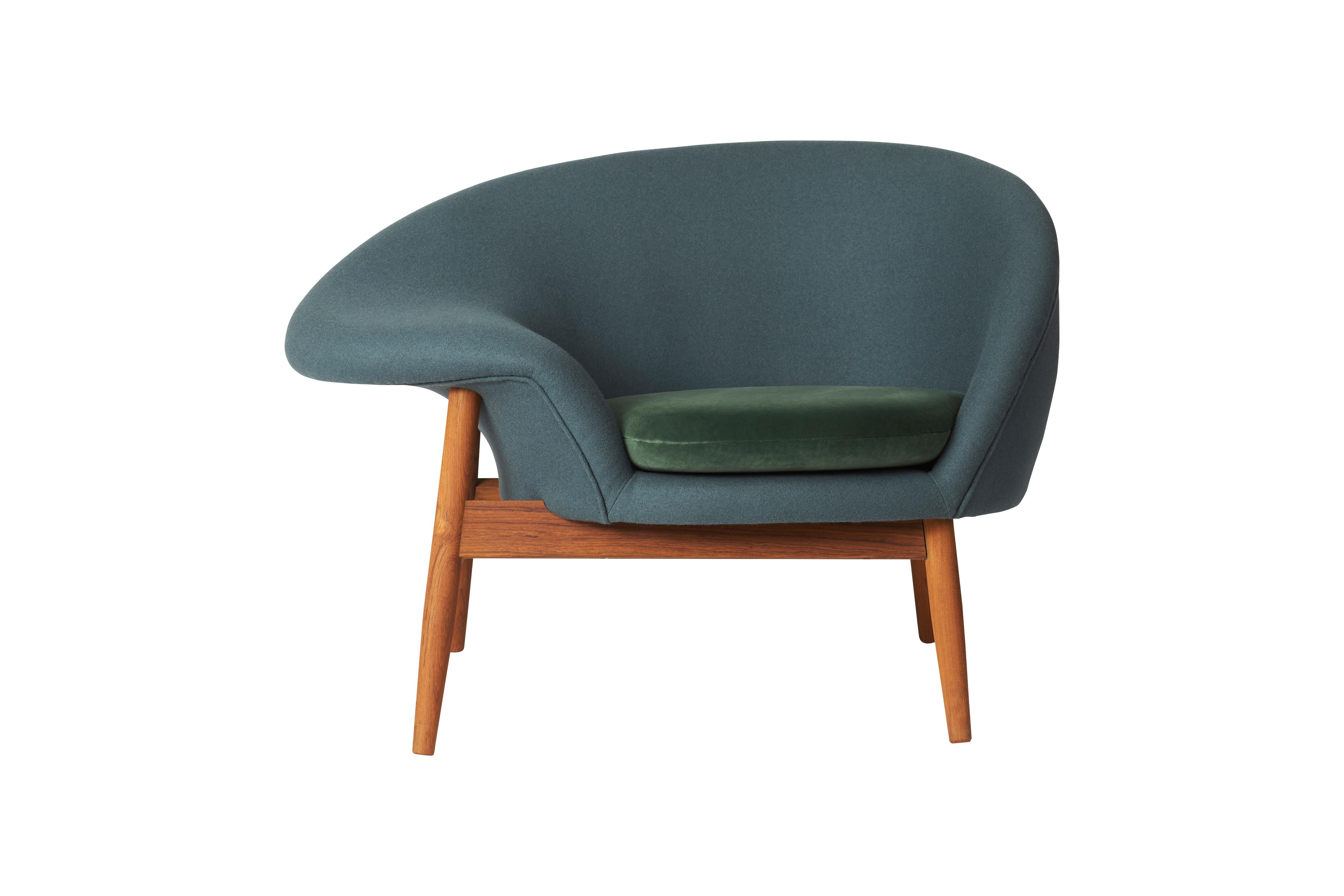Im Angebot: Spiegelei Zweifarbiger Stuhl:: von Hans Olsen aus Warm Nordic, Blue (Hero 991, Ritz 6381)