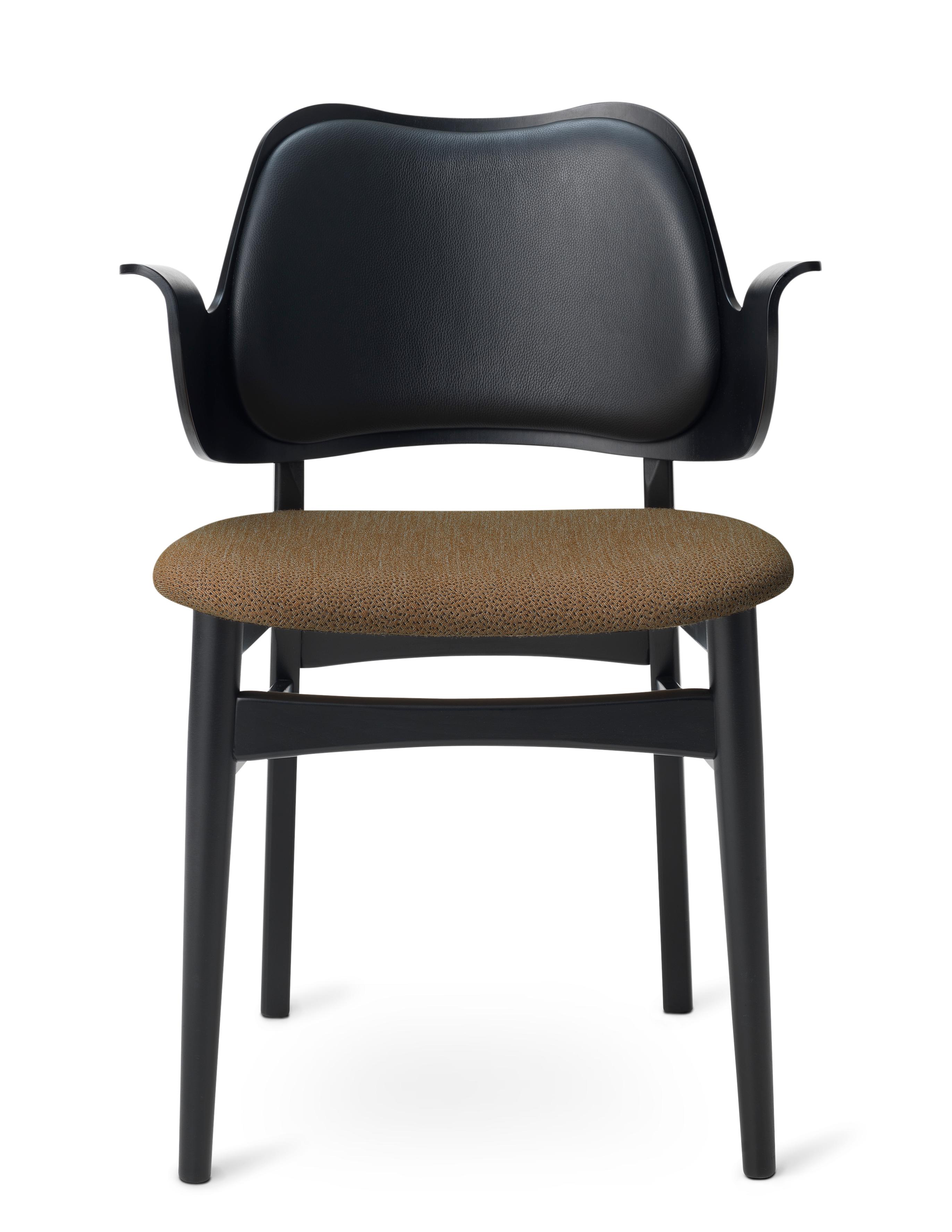 Im Angebot: Gesture Zweifarbiger, vollständig gepolsterter Stuhl in Schwarz, von Hans Olsen für Warm Nordic, Brown (Black/Sprinkles 274)