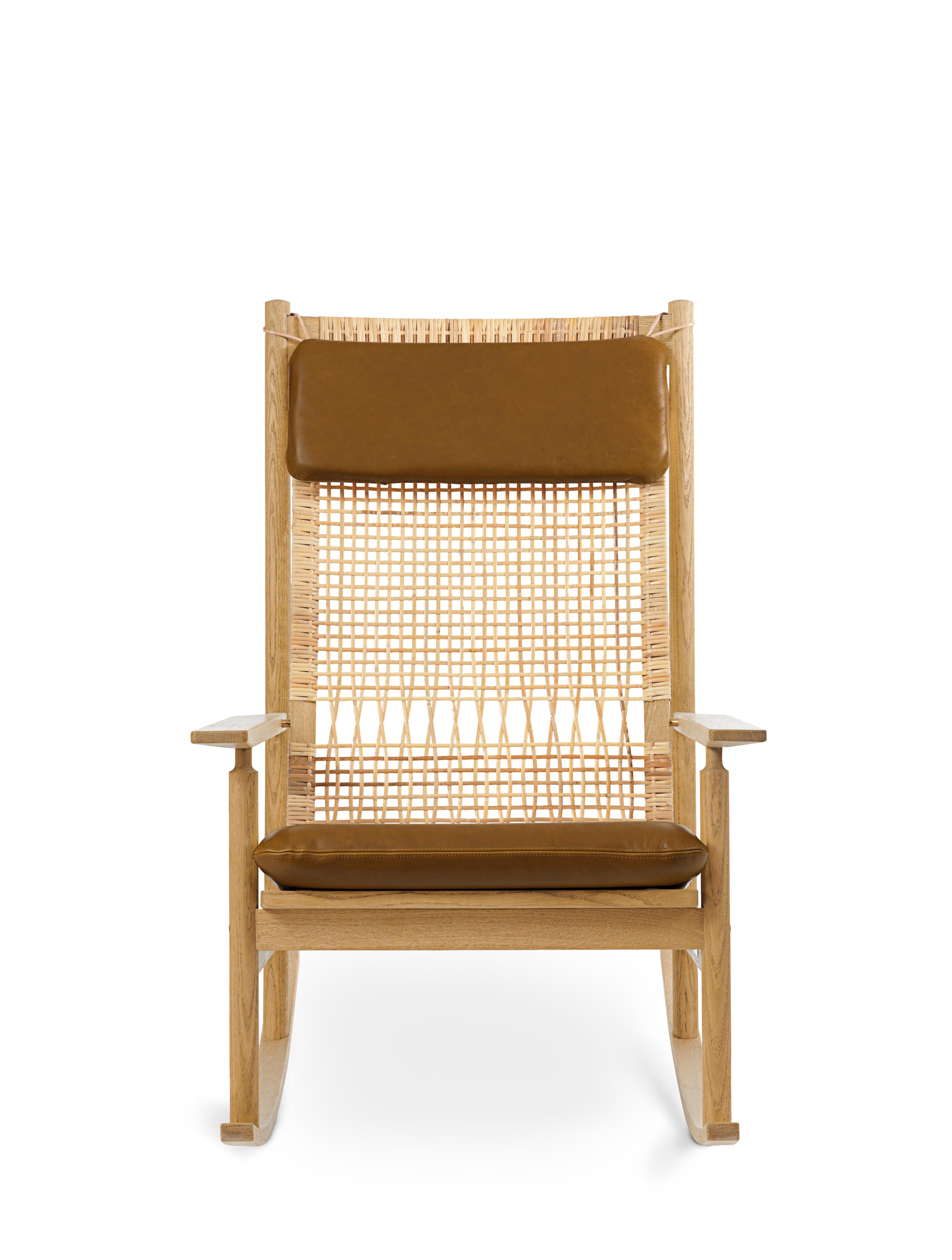 Brown (Nevada 2488) Swing Rocking Chair in Oak, by Hans Olsen from Warm Nordic