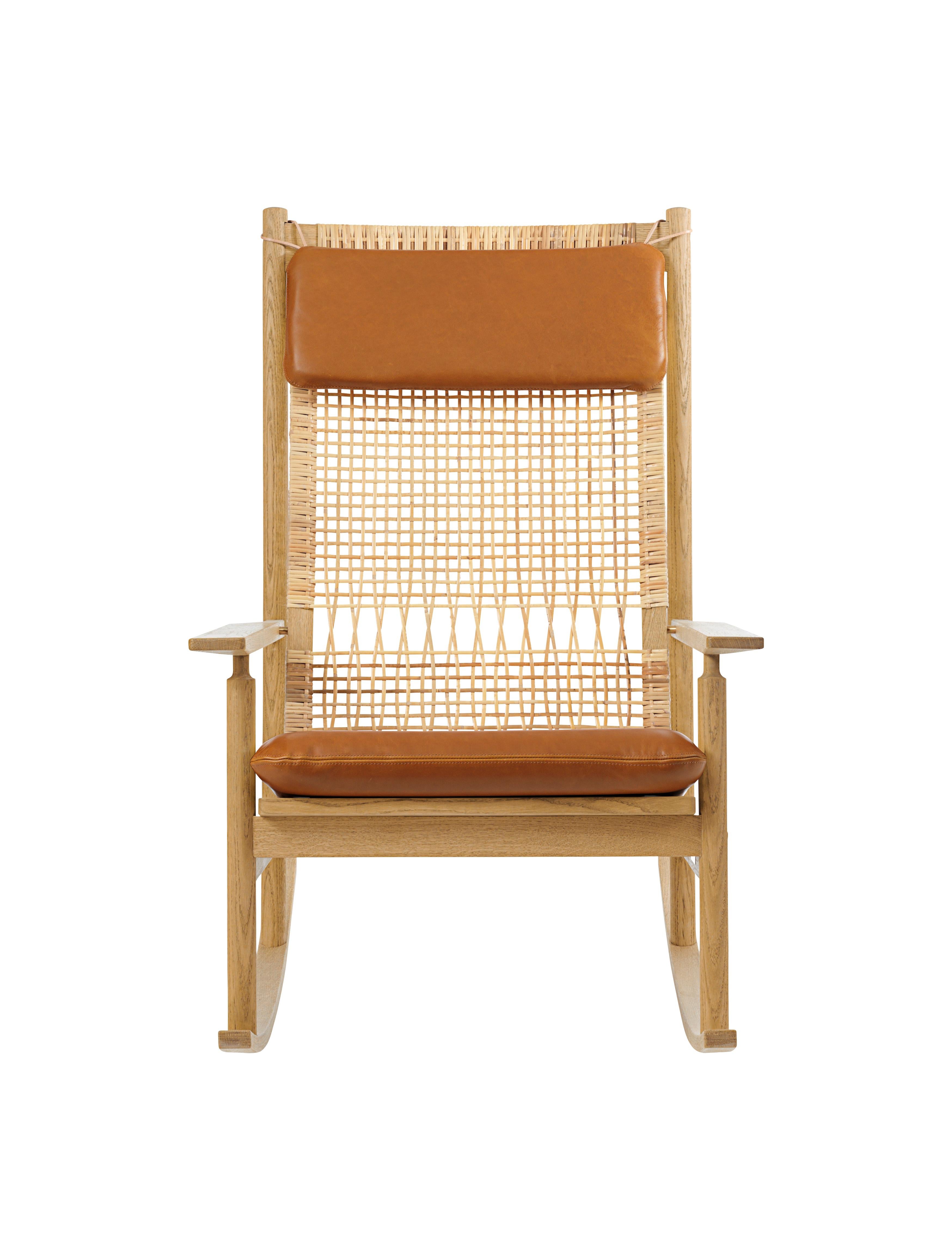Brown (Silk 0250) Swing Rocking Chair in Oak, by Hans Olsen from Warm Nordic