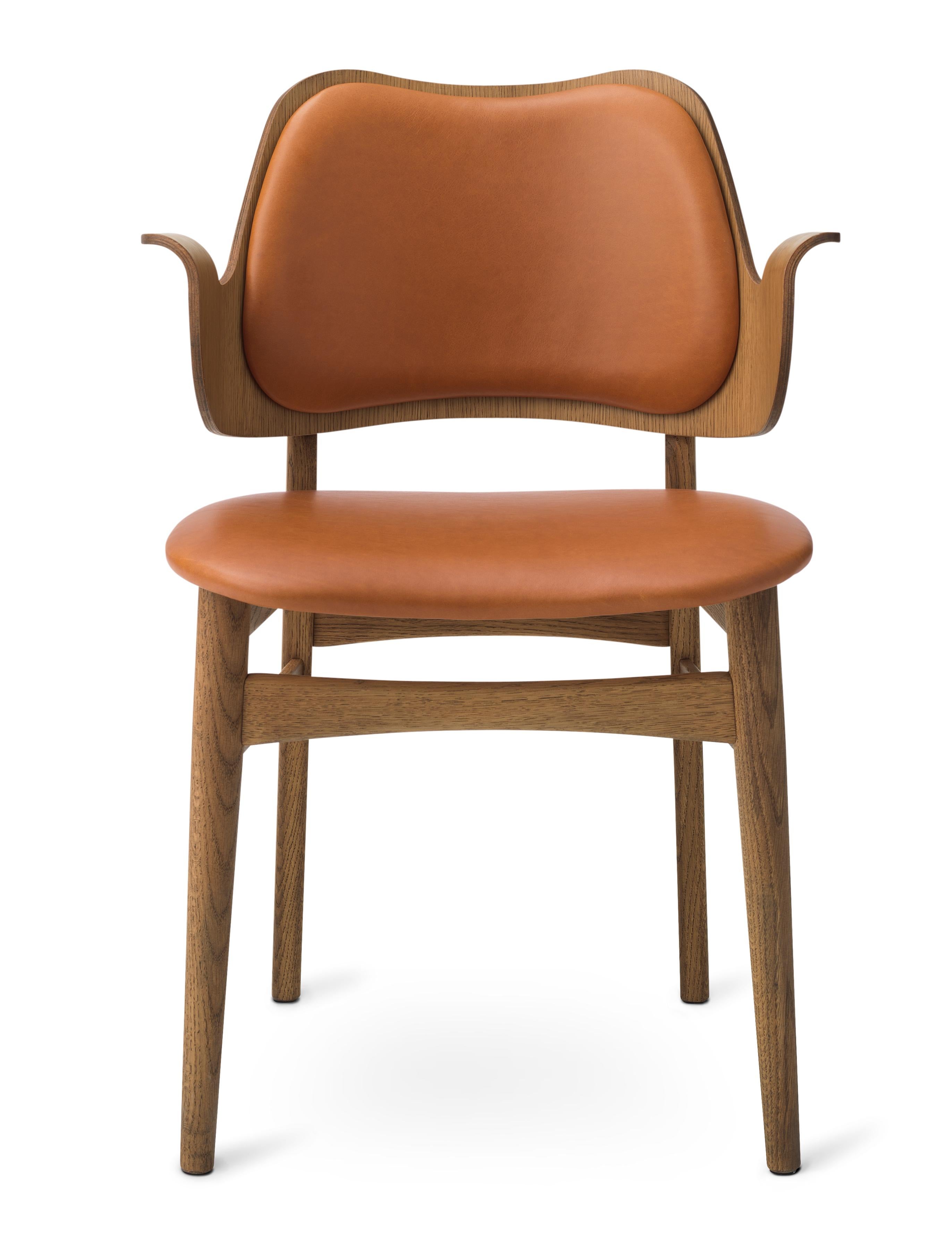 in vendita: Brown (Silk 0250) Sedia monocromatica Warm Nordic Gesture completamente imbottita in Oak Oak, Hans Olsen