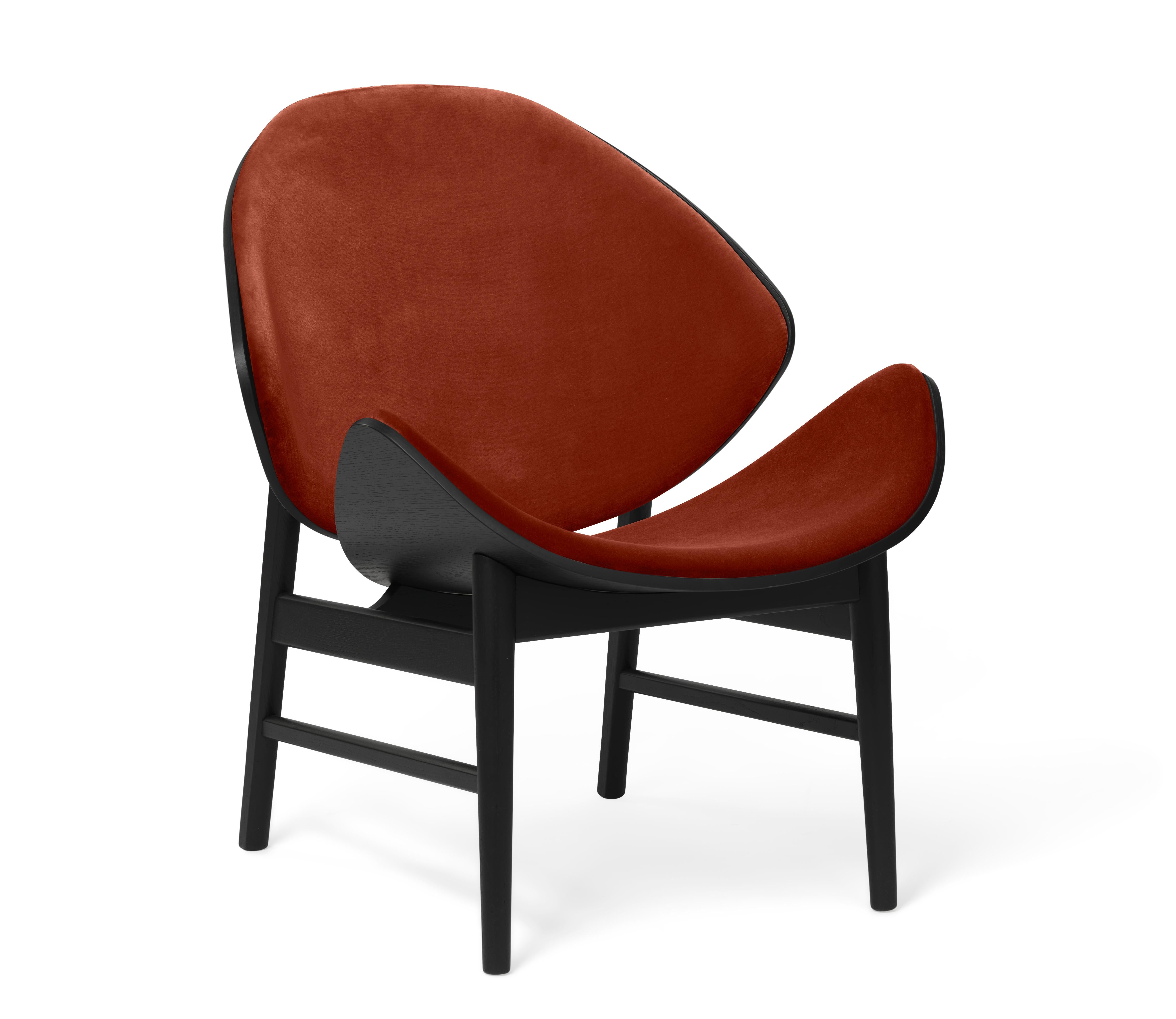 Im Angebot: Orangefarbener monochromer Sessel aus schwarzer Eiche mit Polsterung:: von Hans Olsen, Red (Ritz 3701)