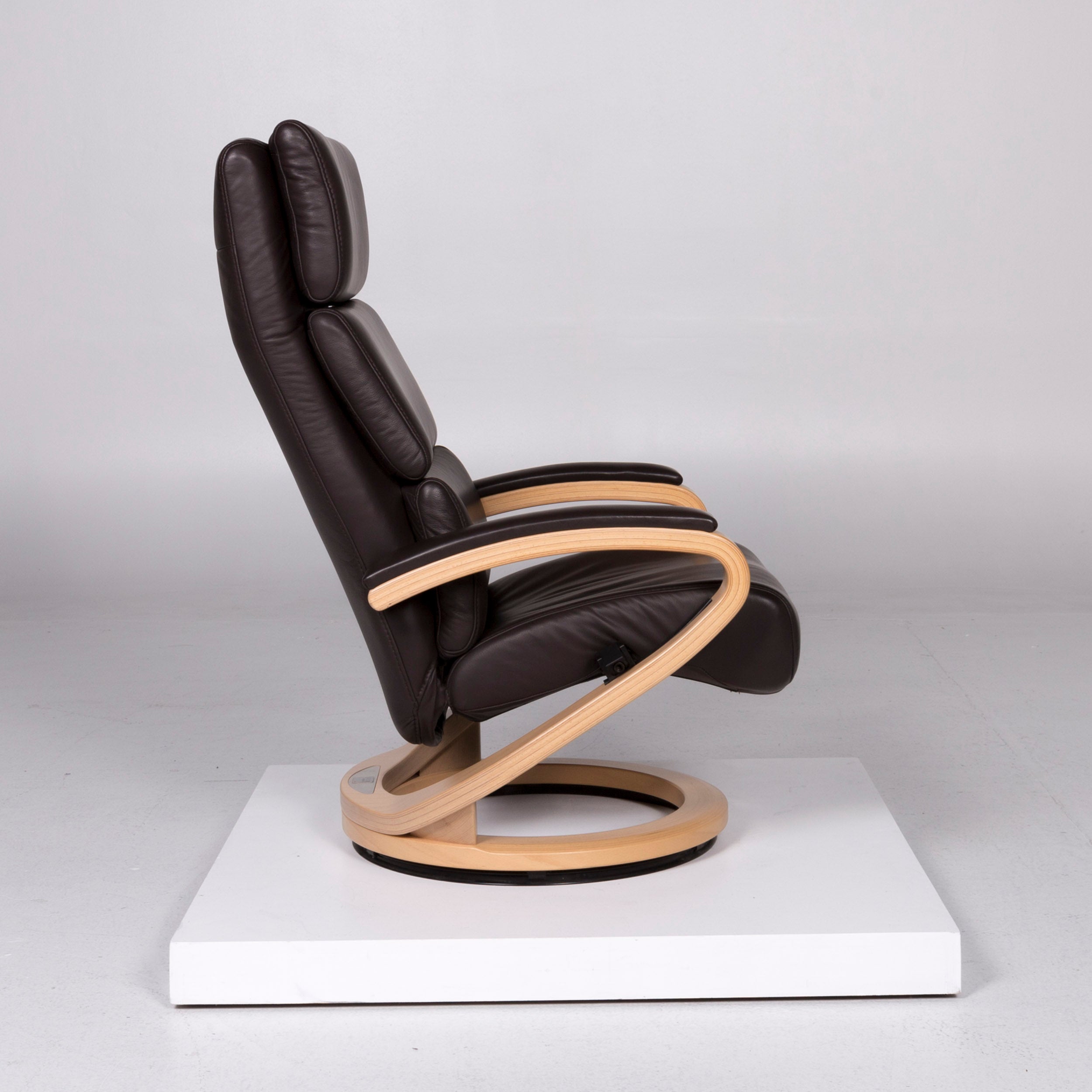 Global Wohnen Leather Armchair Brown Incl Relax Function For Sale