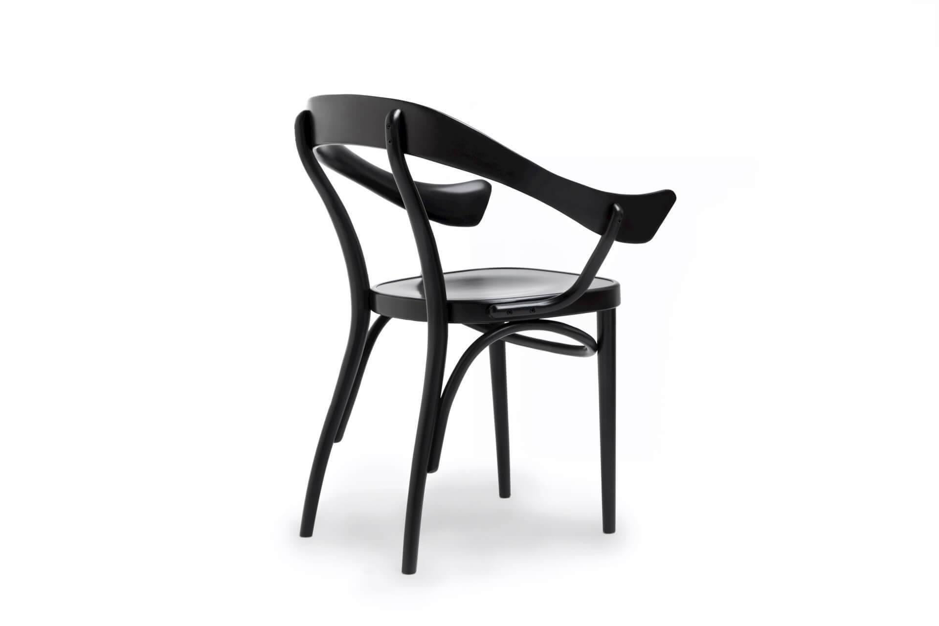 Nigel Coates presents the Bistrotstuhl lunch armchair, another exclusive contemporary interpretation of the traditional Thonet collection, which replicates the sinuous shapes of the Lehnstuhl lounge chair and the Body Stuhl chair. This is an
