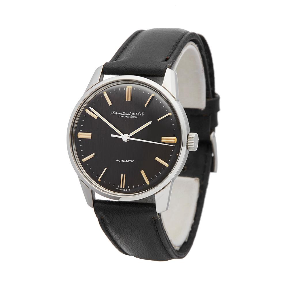 Vintage
 *
 *Complete with: Xupes Presentation Box dated 1967
 *Case Size: 35mm
 *Strap: Black Leather
 *Age: 1967
 *Strap length: Adjustable up to 20cm. Please note we can order spare links and alternate length/colour straps if required. For a