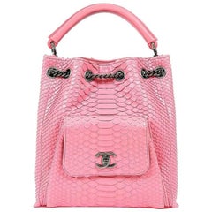 Sac à dos Chanel en python rose