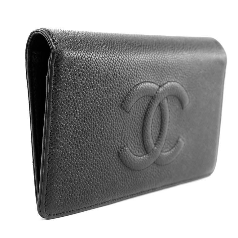 Chanel Black Caviar Large Bifold Wallet In Excellent Condition In Palm Beach, FL