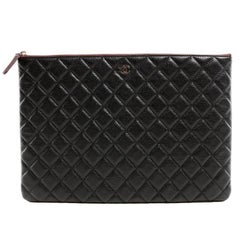 Sold at Auction: Chanel Caviar Clutch - CC Large White Leather Wallet Logo  O Case Folder Bag