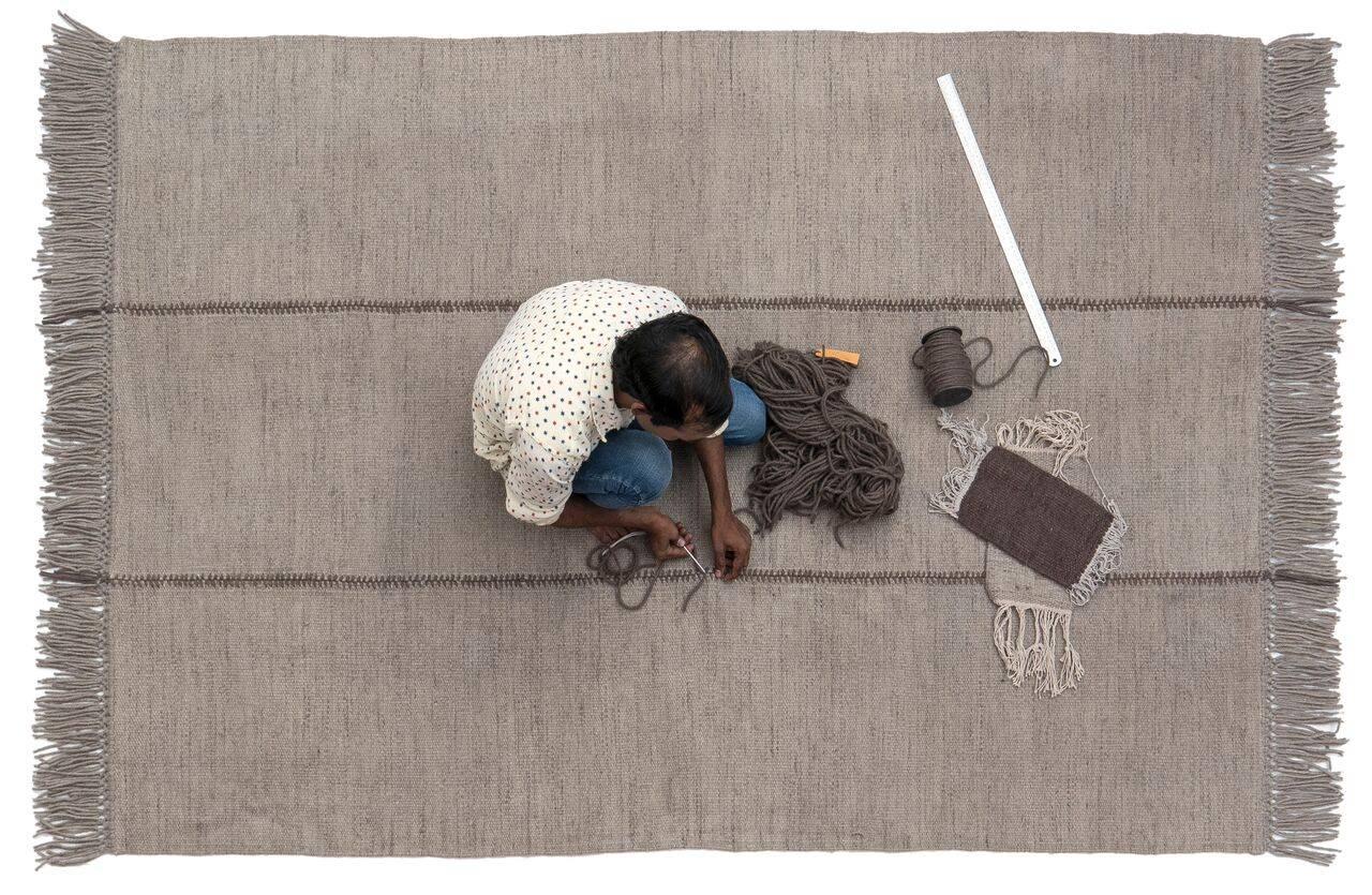 Mia Stone Handgewobener Dhurrie-Teppich aus Wolle von Nani Marquina, klein (Moderne) im Angebot