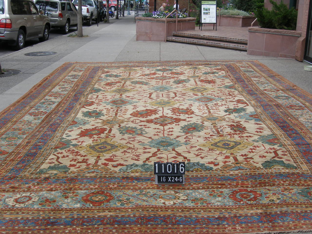 Rare Antique Turkish Ushak Palace Rug In Excellent Condition For Sale In Aspen, CO