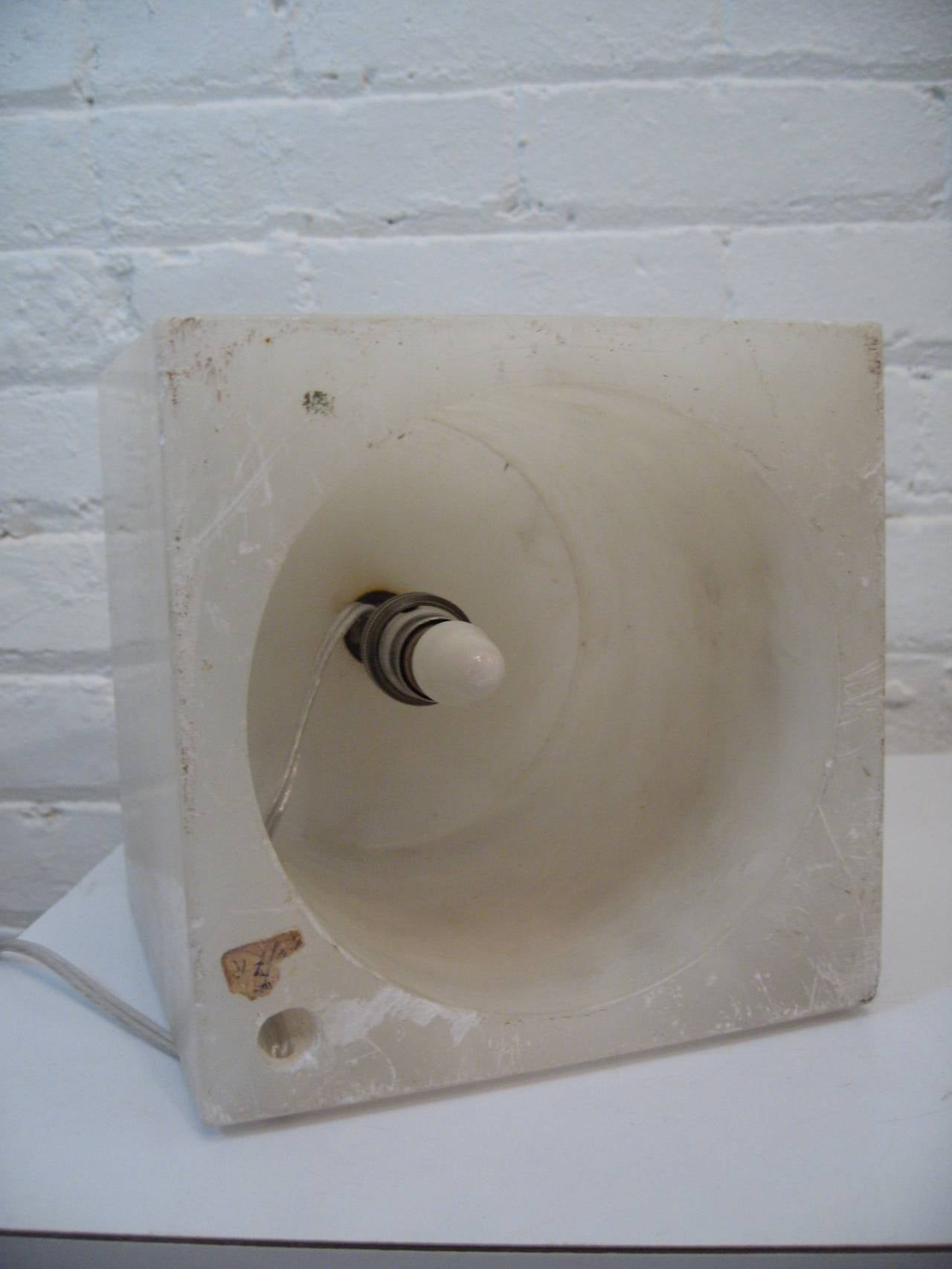SG Italian Alabaster Lamp In Good Condition In Garnerville, NY