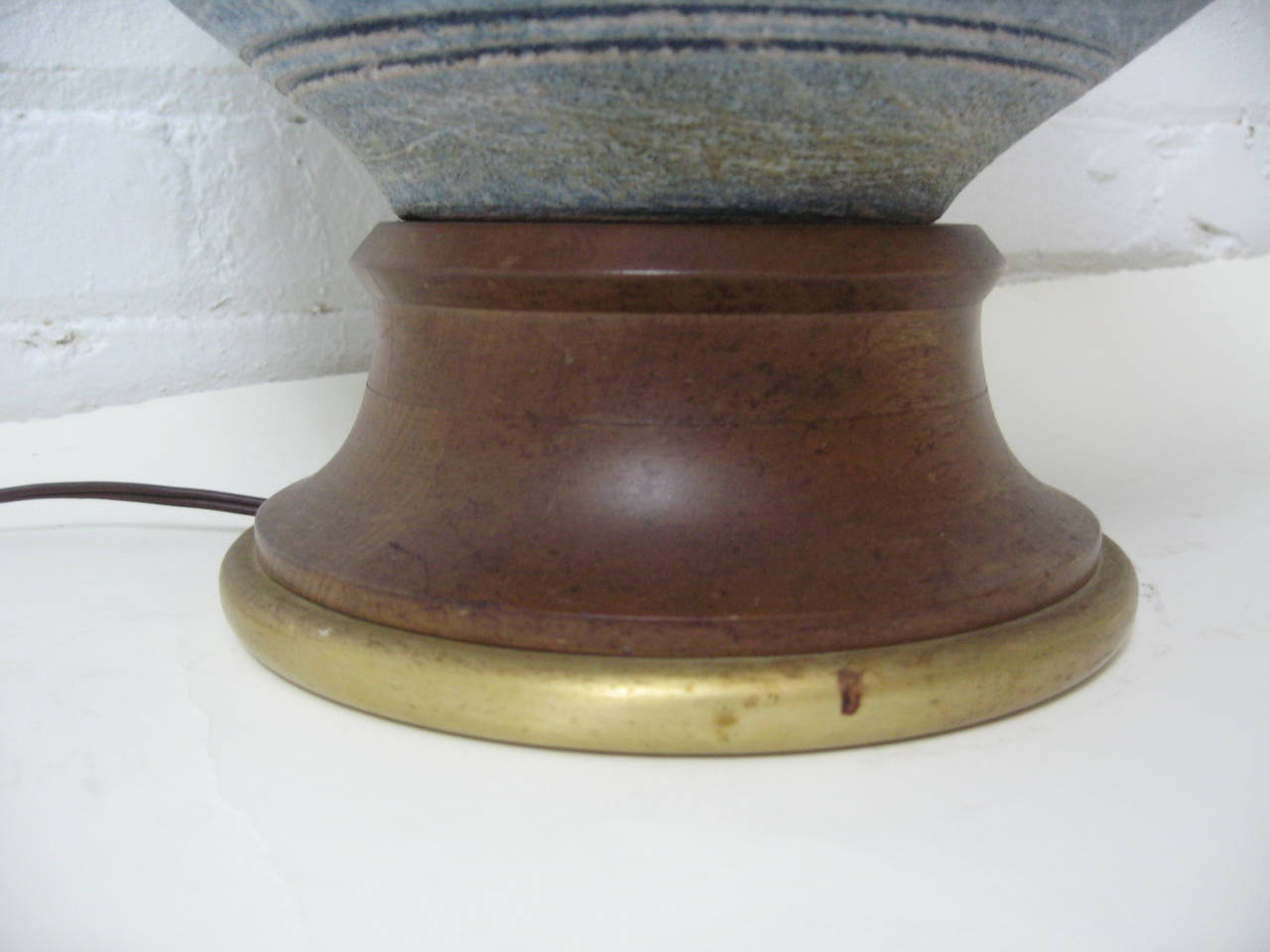 Mid-Century Modern Italian Pottery Lamp In Good Condition In Garnerville, NY