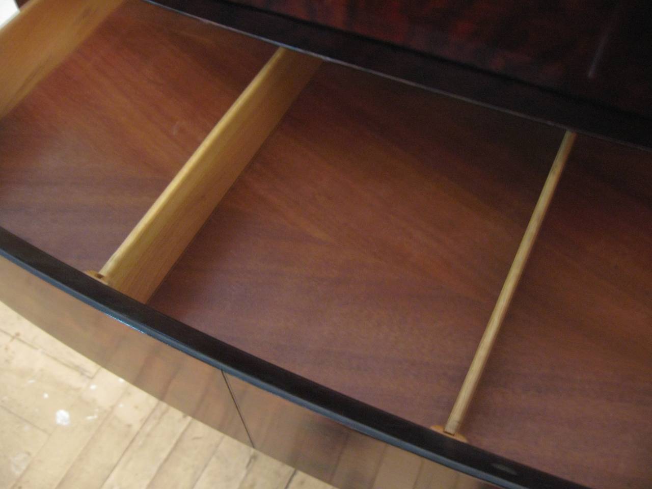 african dresser