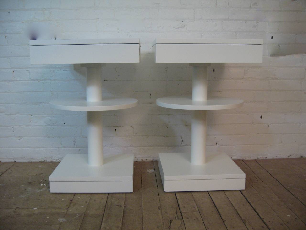 Moderne Lacquered End Tables in the Manner of Tommi Parzinger 2