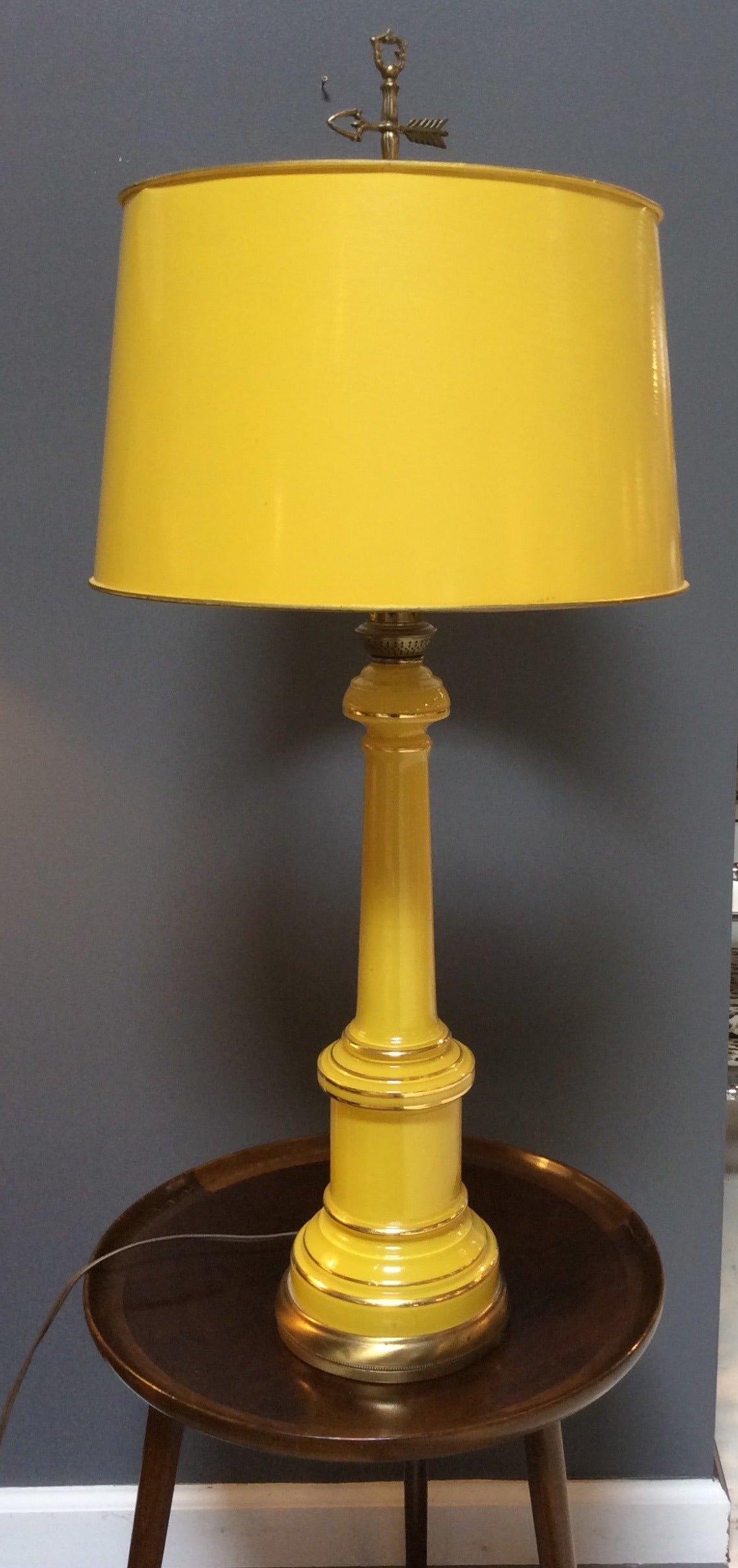 Mid Century Pair of Yellow Opaline table lamps, by Warren Kessler NYC In Excellent Condition In Stamford, CT