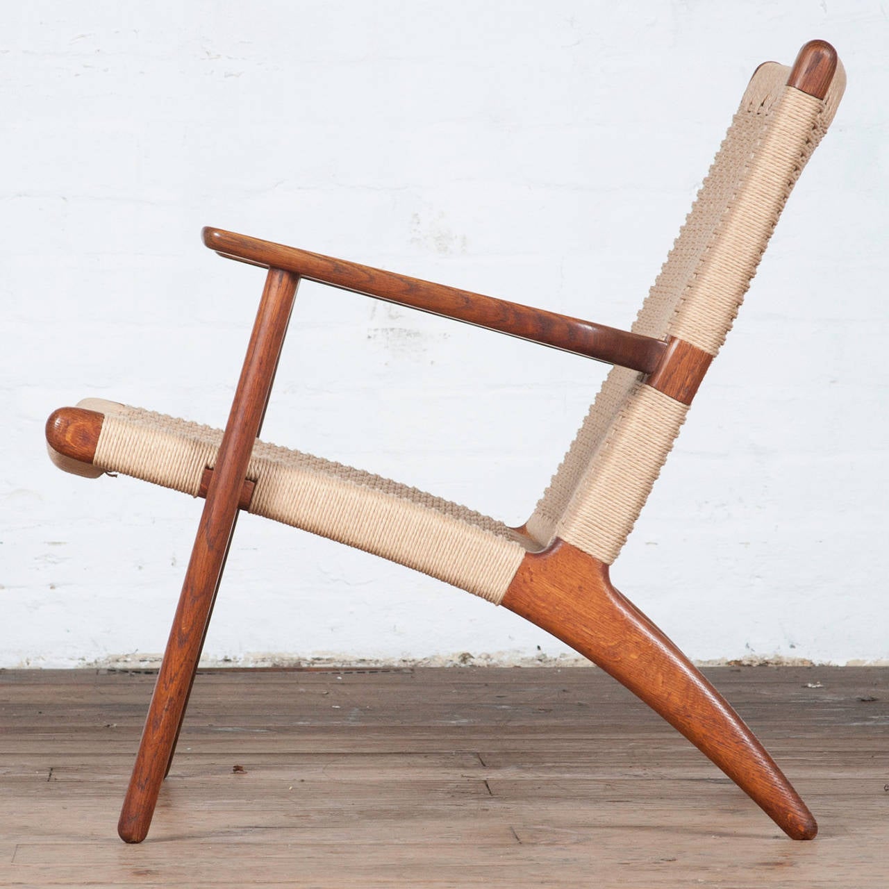 Scandinavian Modern Pair of Mid-Century CH-25 Easy Chairs by Hans J. Wegner