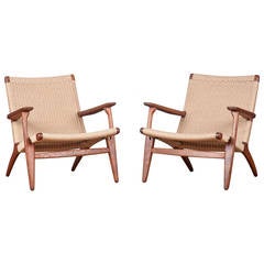 Pair of Mid-Century CH-25 Easy Chairs by Hans J. Wegner