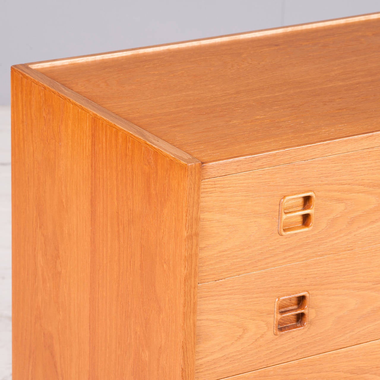 Mid-Century Modern Danish Oak Chest of Drawers, 1960s For Sale