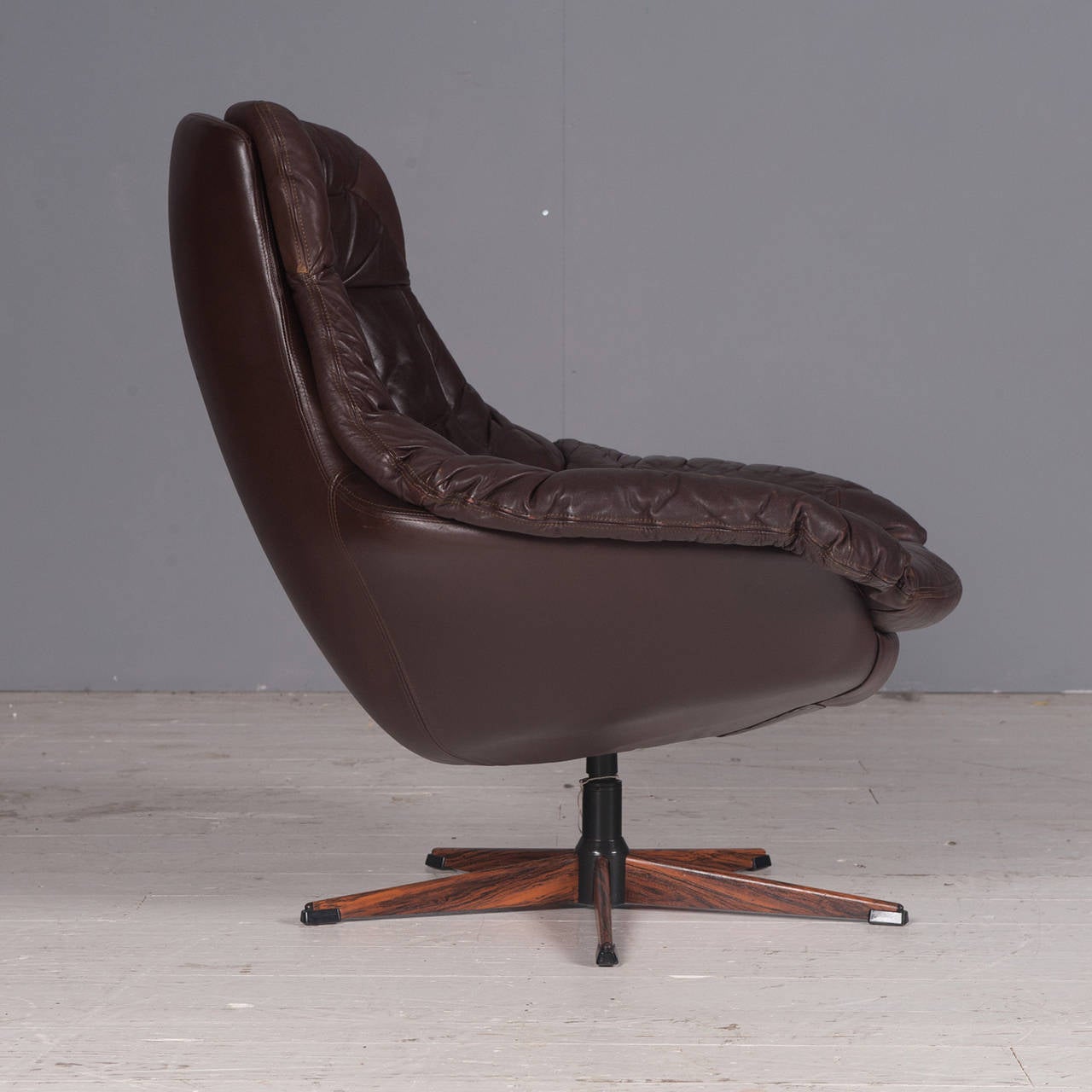 Mid-Century Modern Danish Brown Leather Swivel Chair by H. W. Klein, 1970s For Sale
