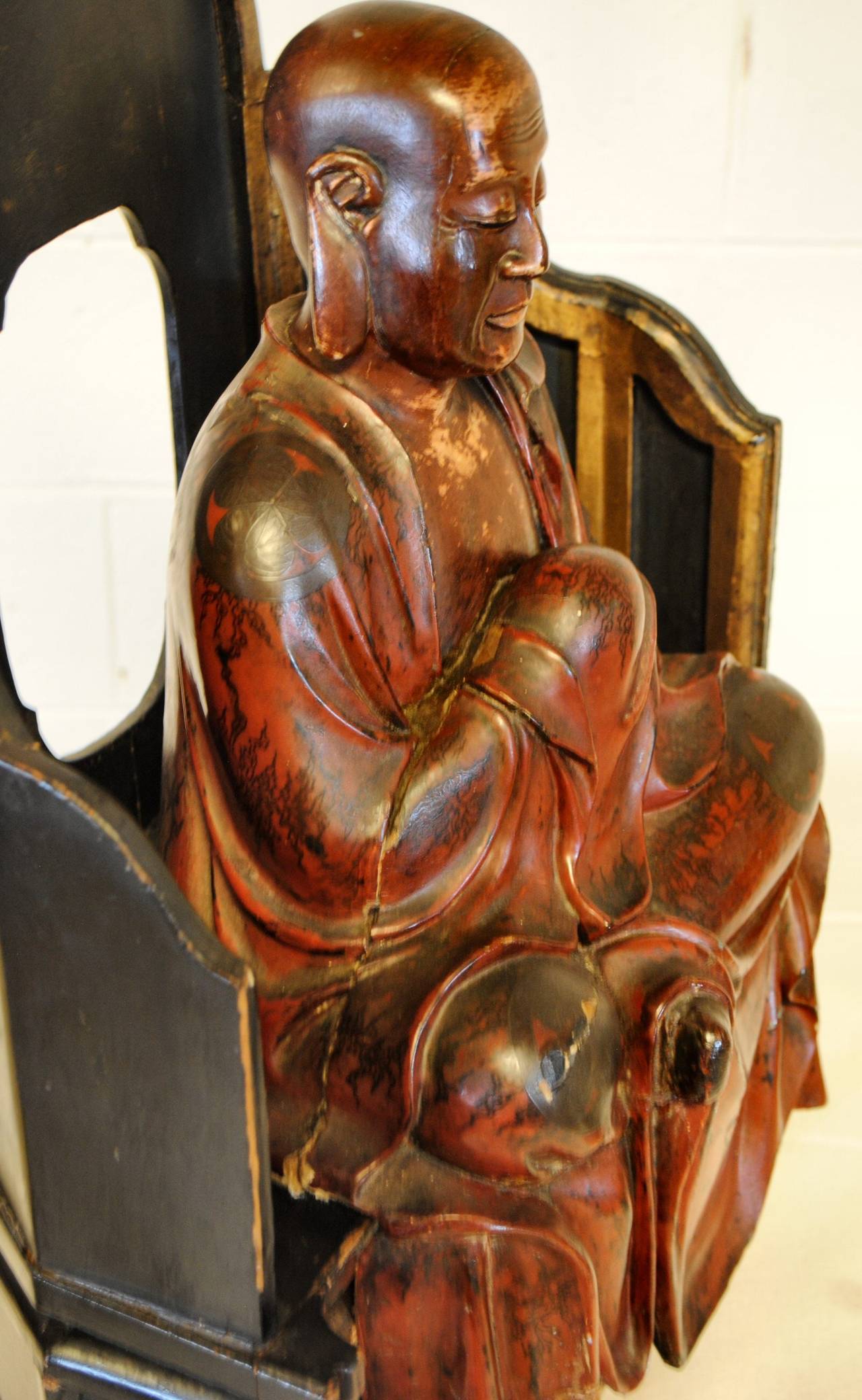 Carved 18th Century Chinese Seated Lohan Monk Scultpure For Sale 3