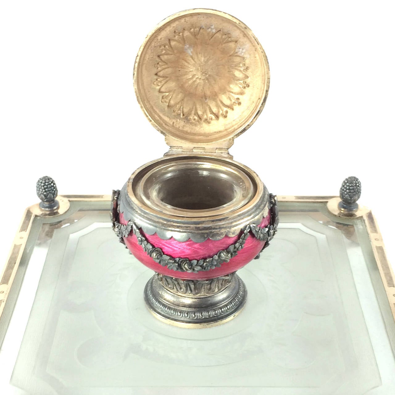 Early 20th Century French Guilloché Enamel and Gilt Silver Inkwell For Sale 2