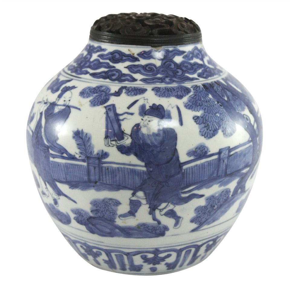 16th Century Ming Dynasty Chinese Vessel For Sale